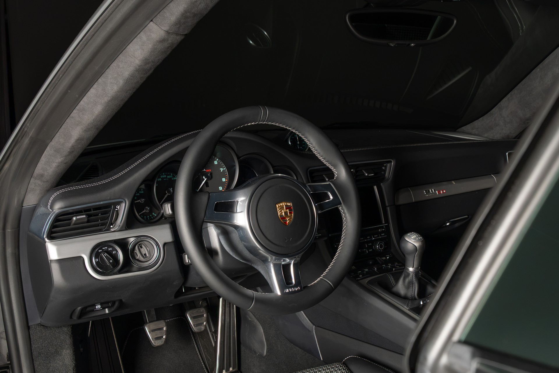 PORSCHE 911 Carrera S 50 Years - 12
