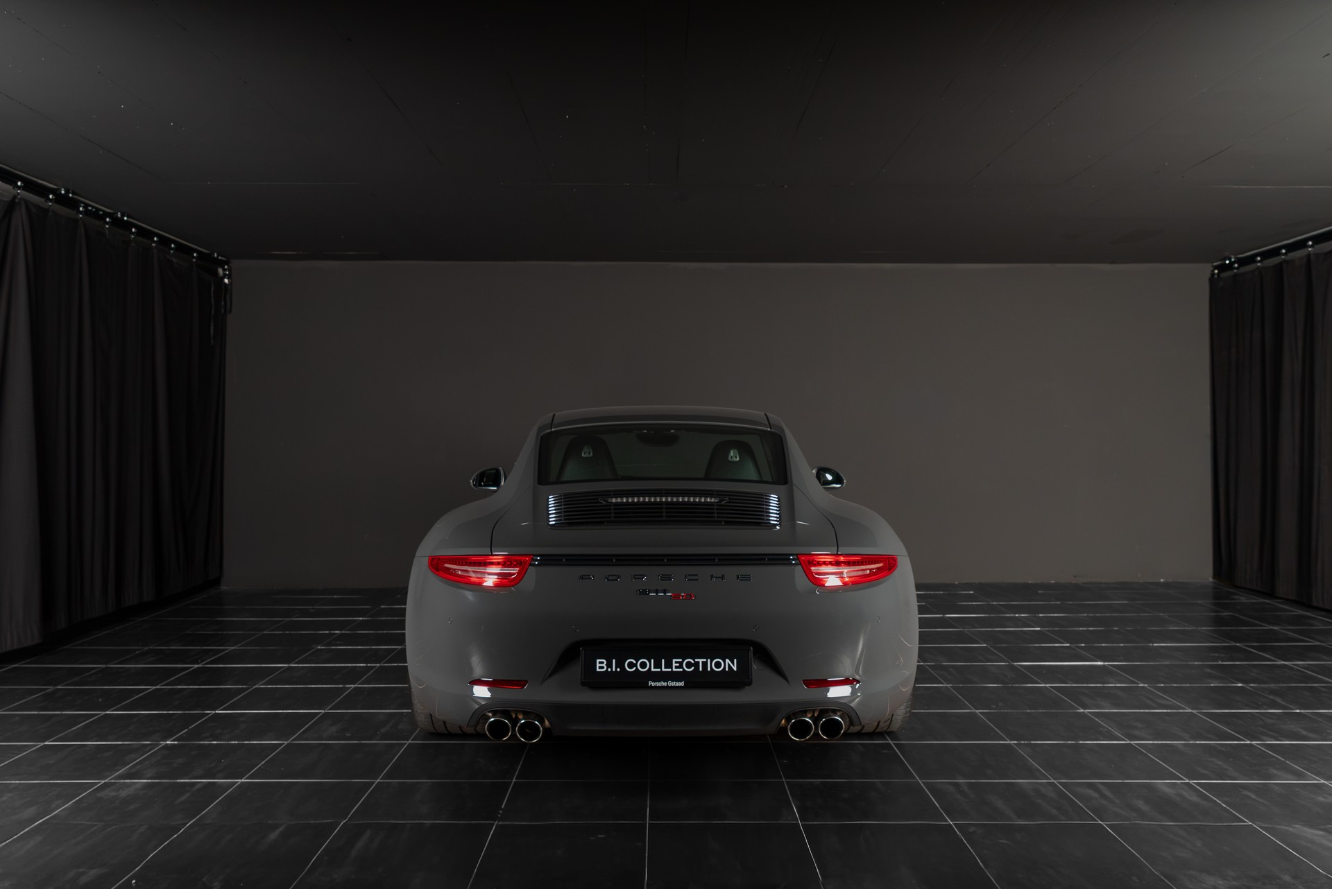 PORSCHE 911 Carrera S 50 Years - 17