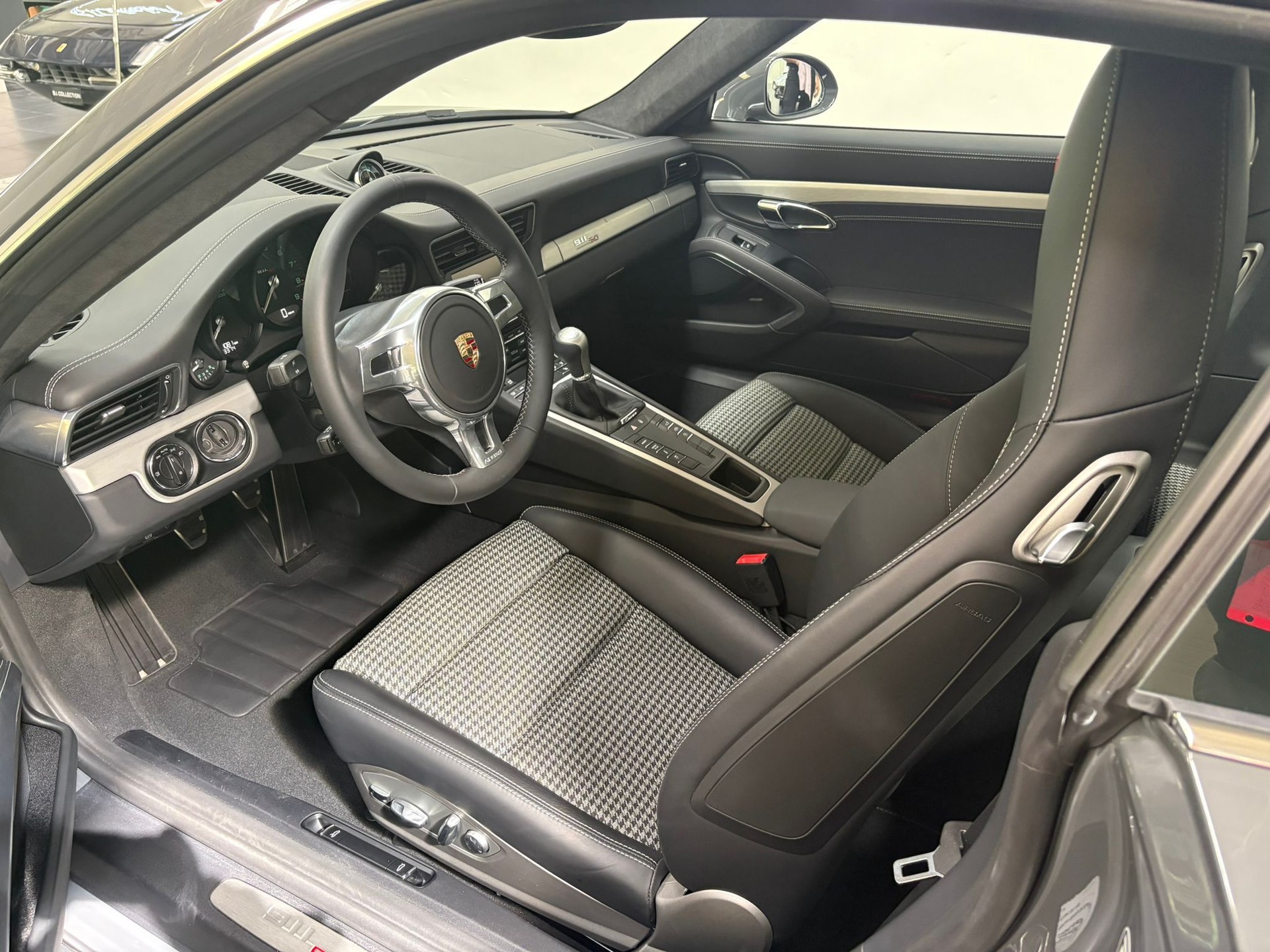 PORSCHE 911 Carrera S 50 Years - 3