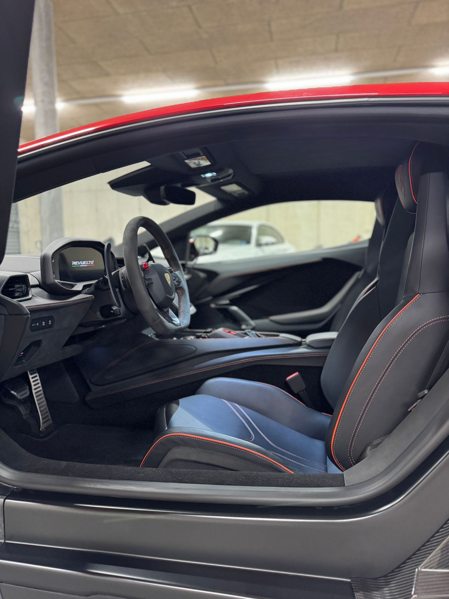 LAMBORGHINI REVUELTO - 10