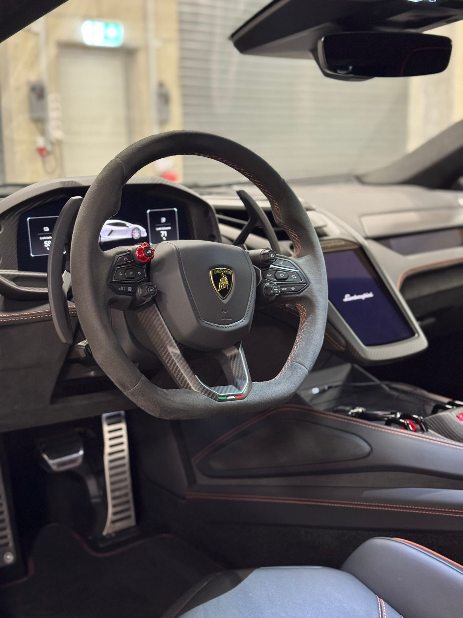 LAMBORGHINI REVUELTO - 9