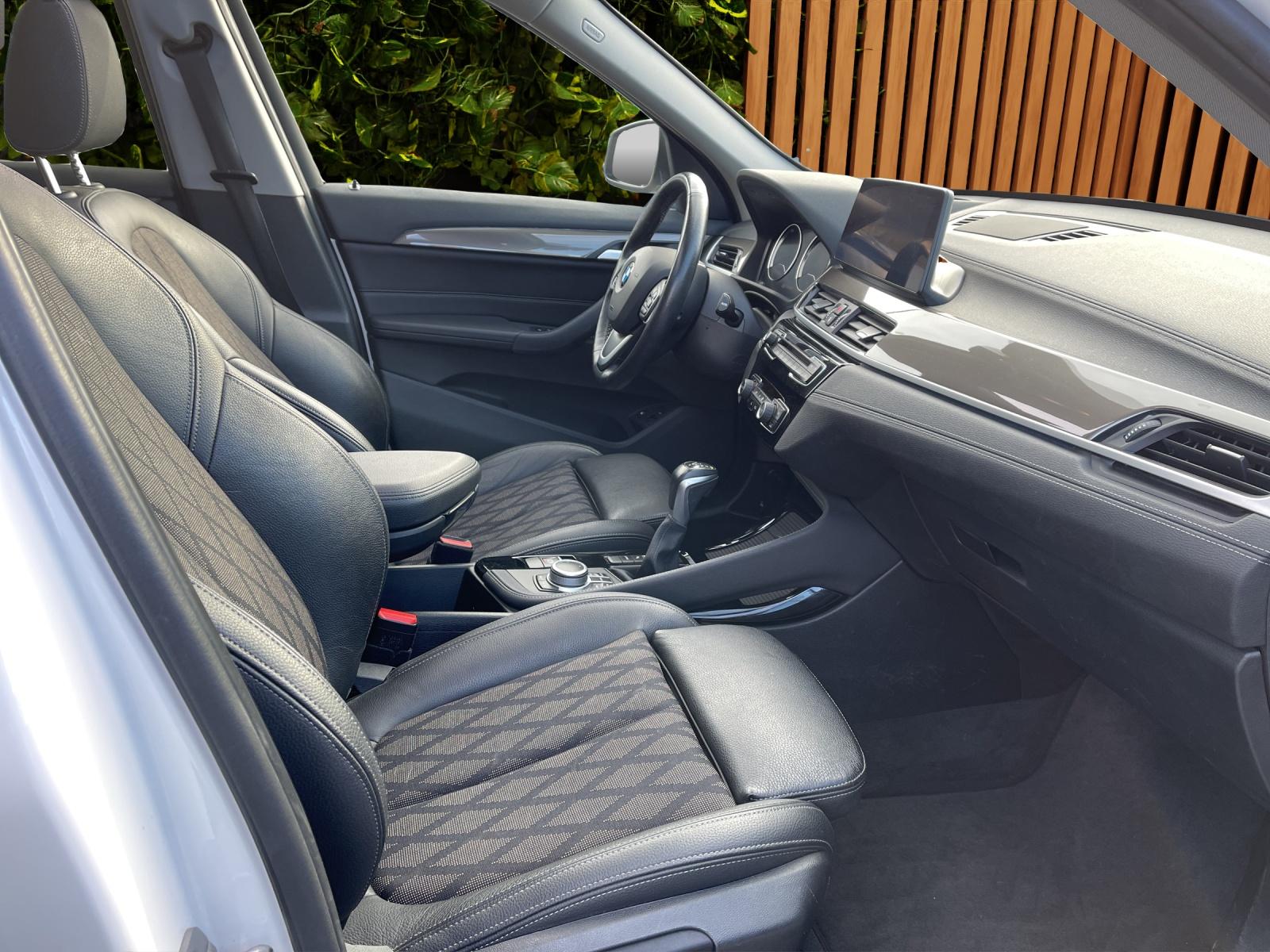 BMW X1 xDrive 25e xLine Steptronic - 11