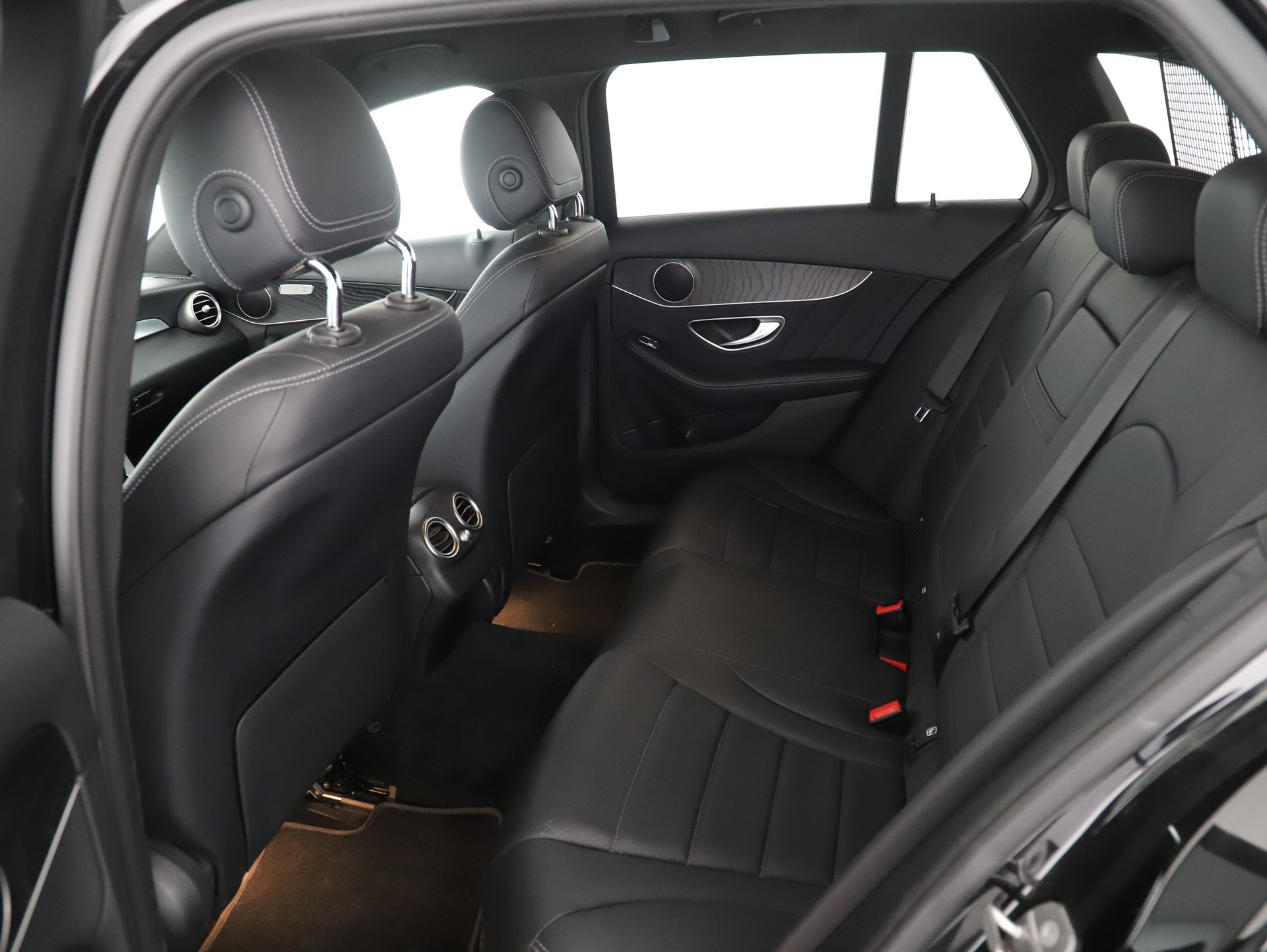 MERCEDES-BENZ C 220d SwissStar AMG L.4M - 12