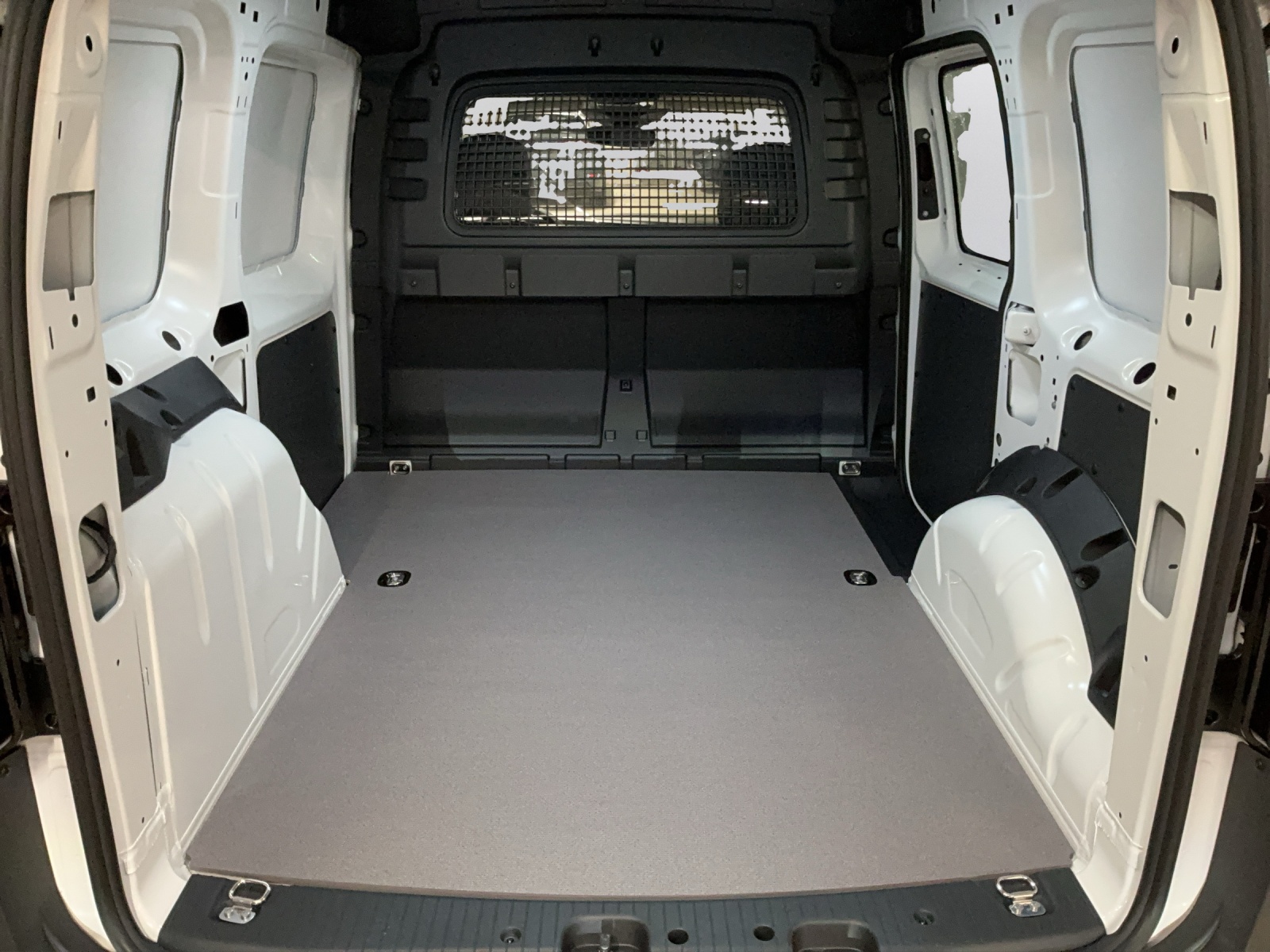 VW Caddy Cargo Entry 1.5 TSI DSG - 12