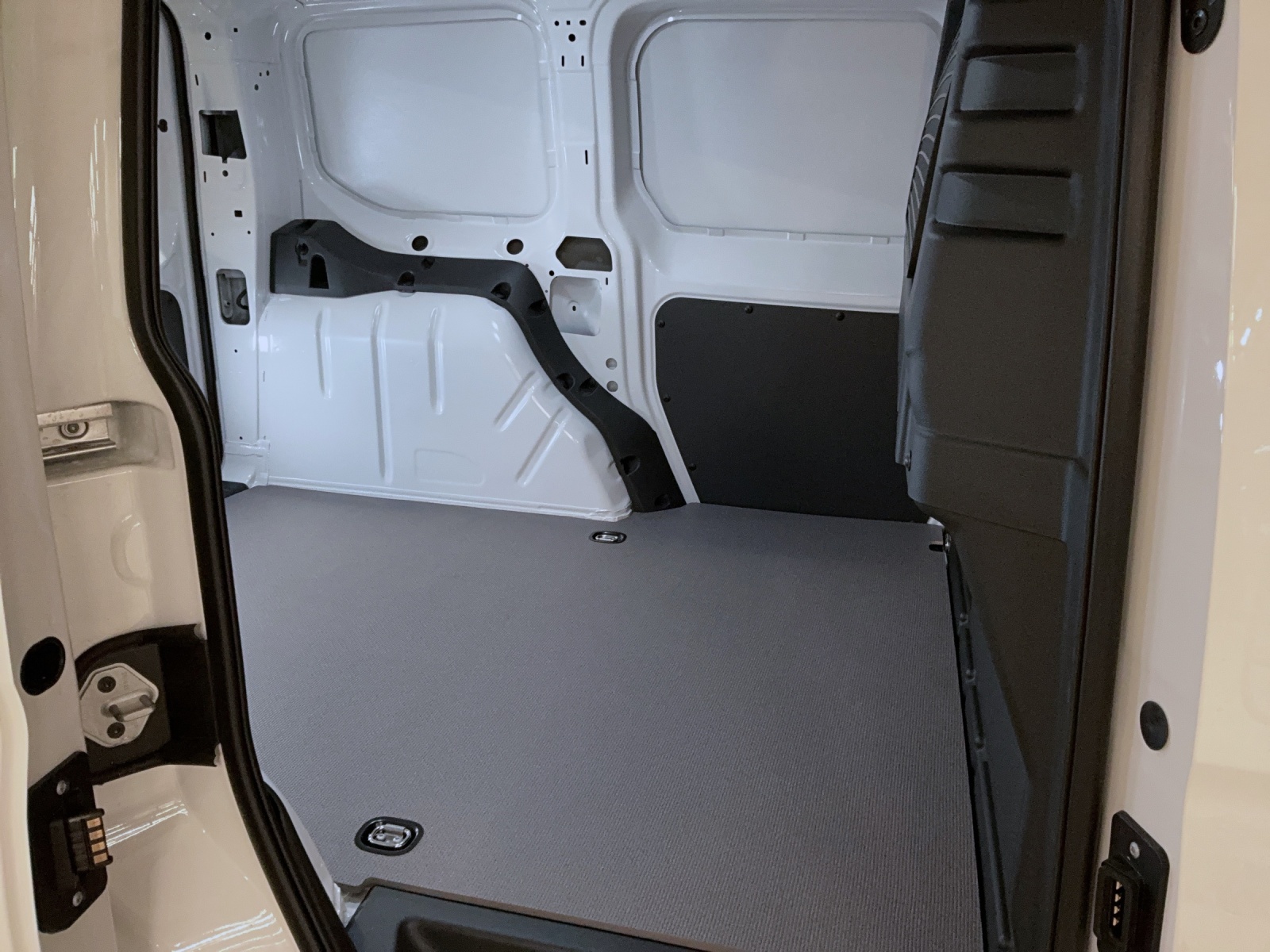 VW Caddy Cargo Entry 1.5 TSI DSG - 11
