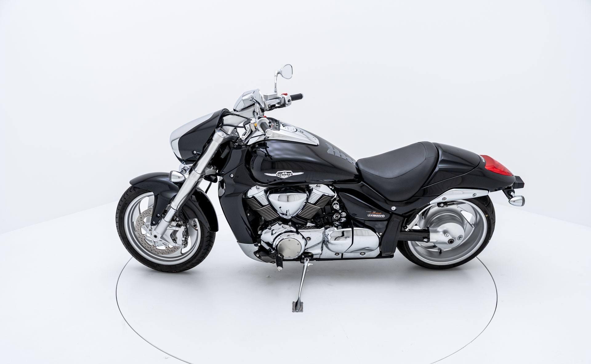 SUZUKI M 1800 R K6 - 6