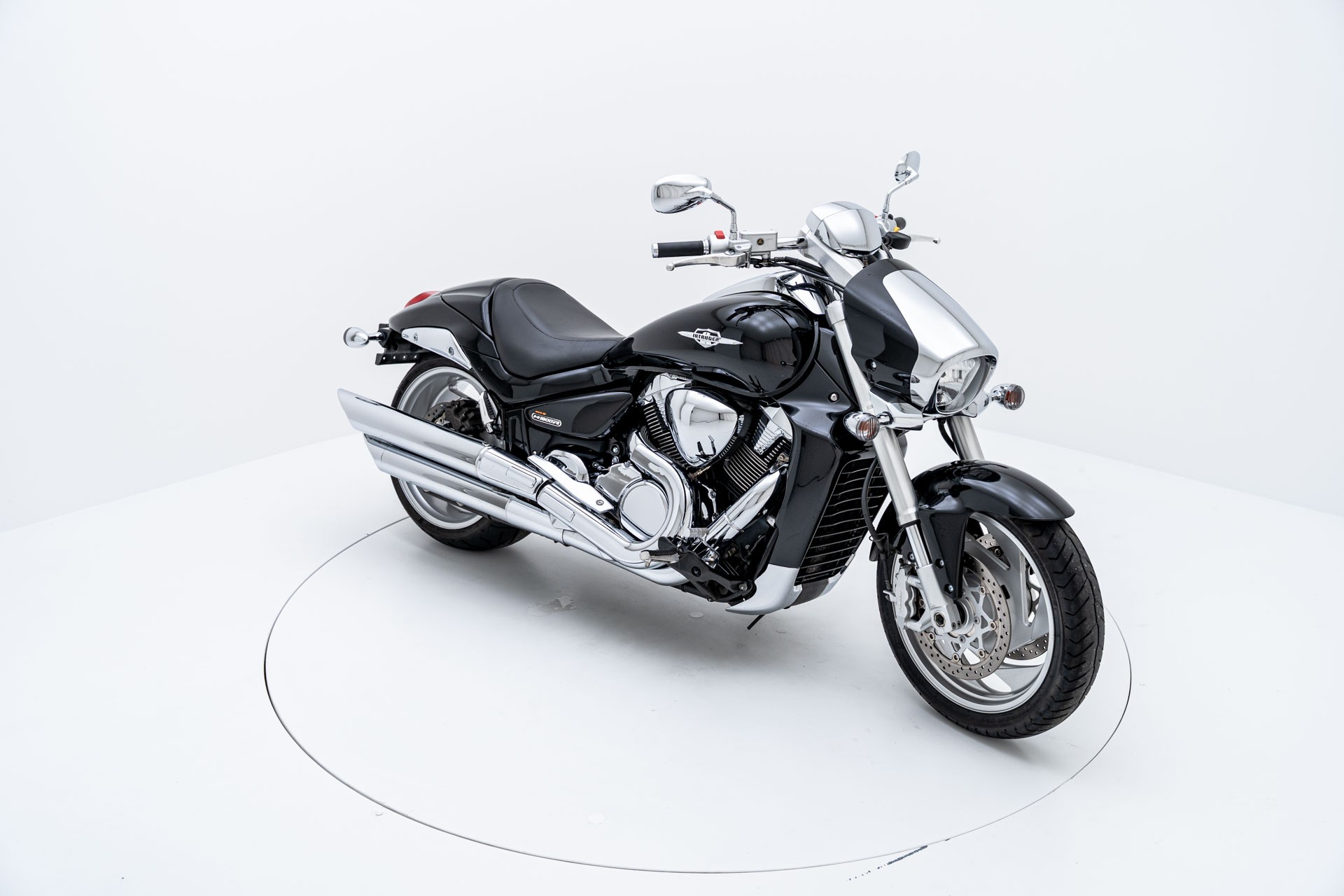 SUZUKI M 1800 R K6 - 2
