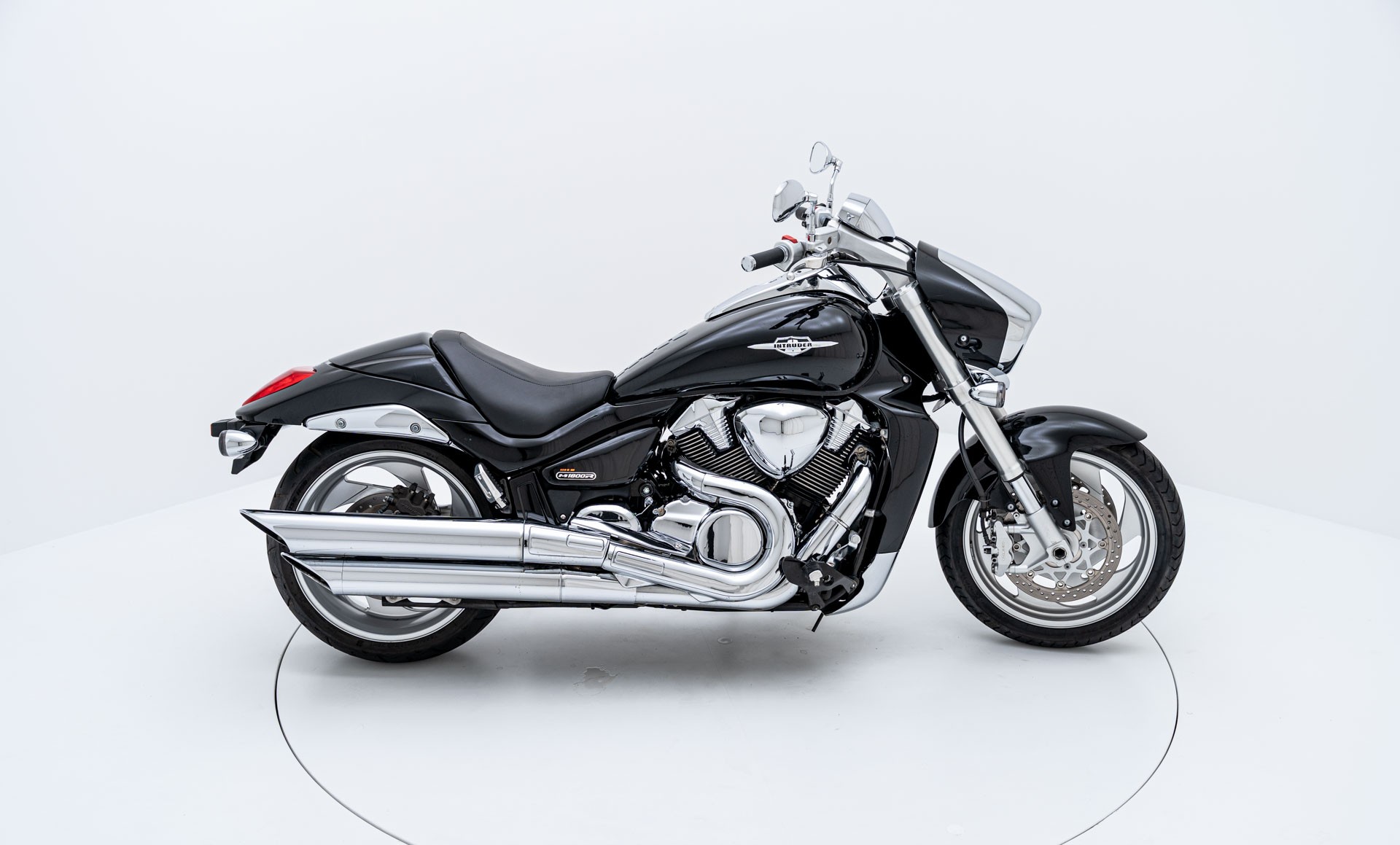 SUZUKI M 1800 R K6 - 1