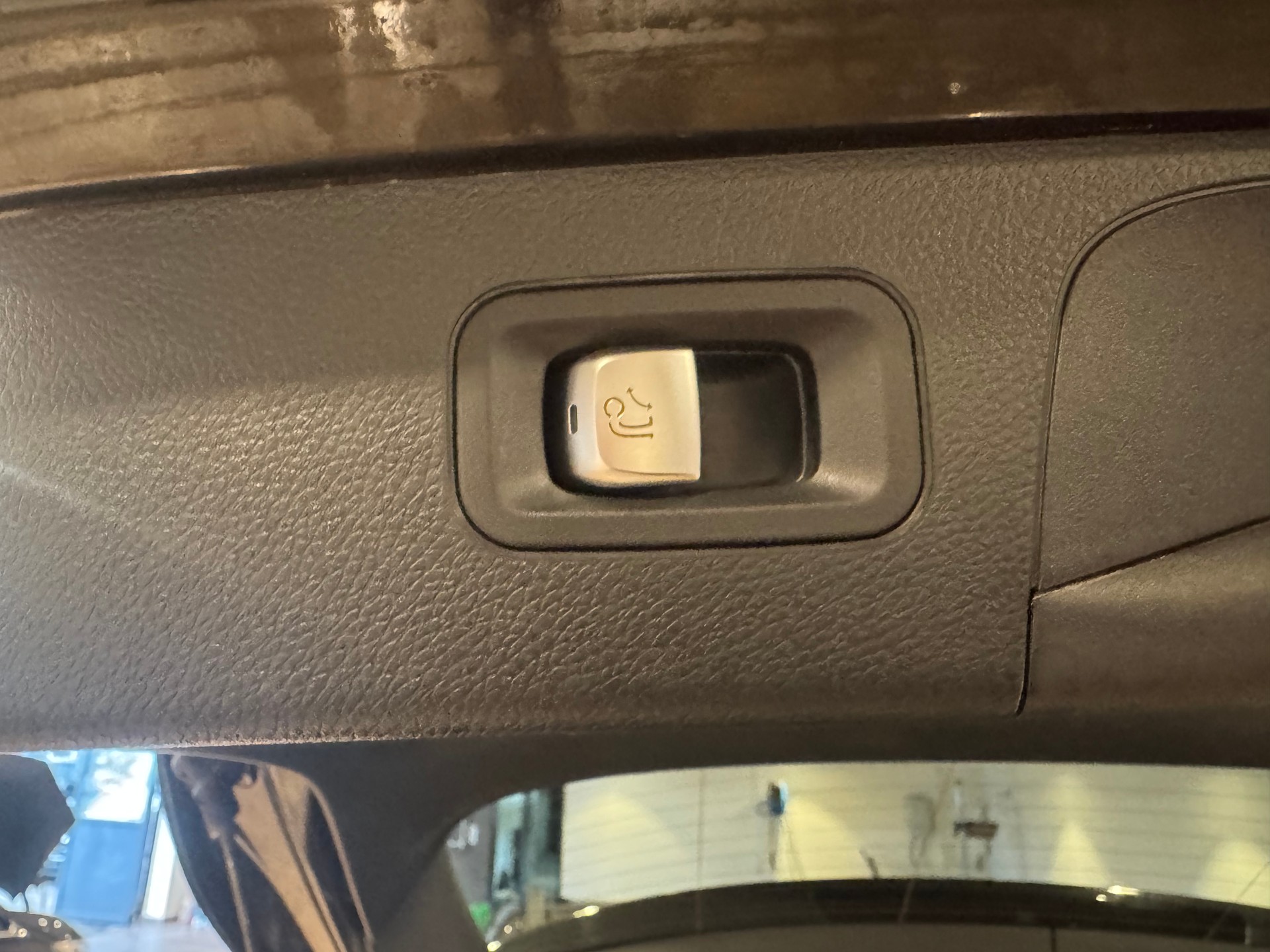 MERCEDES-BENZ GLC 300 AMG Line 4m - 8