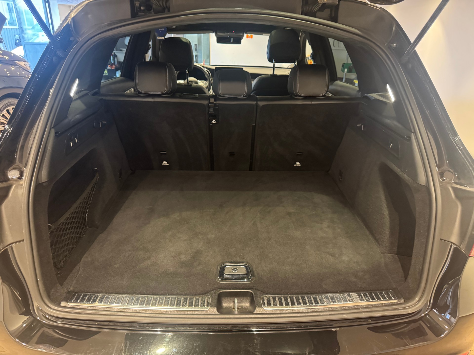 MERCEDES-BENZ GLC 300 AMG Line 4m - 6