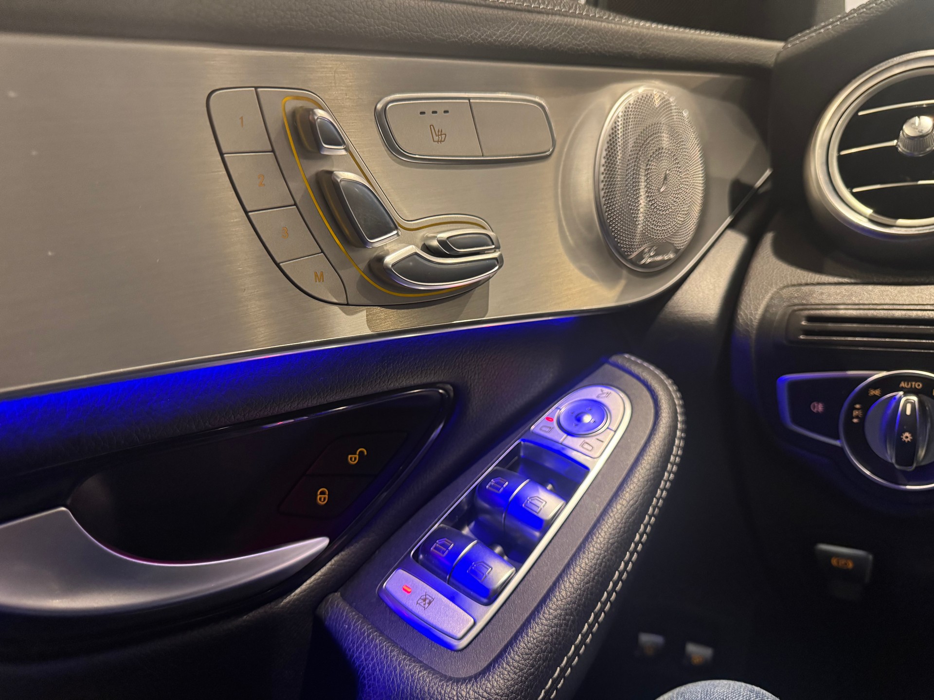 MERCEDES-BENZ GLC 300 AMG Line 4m - 18