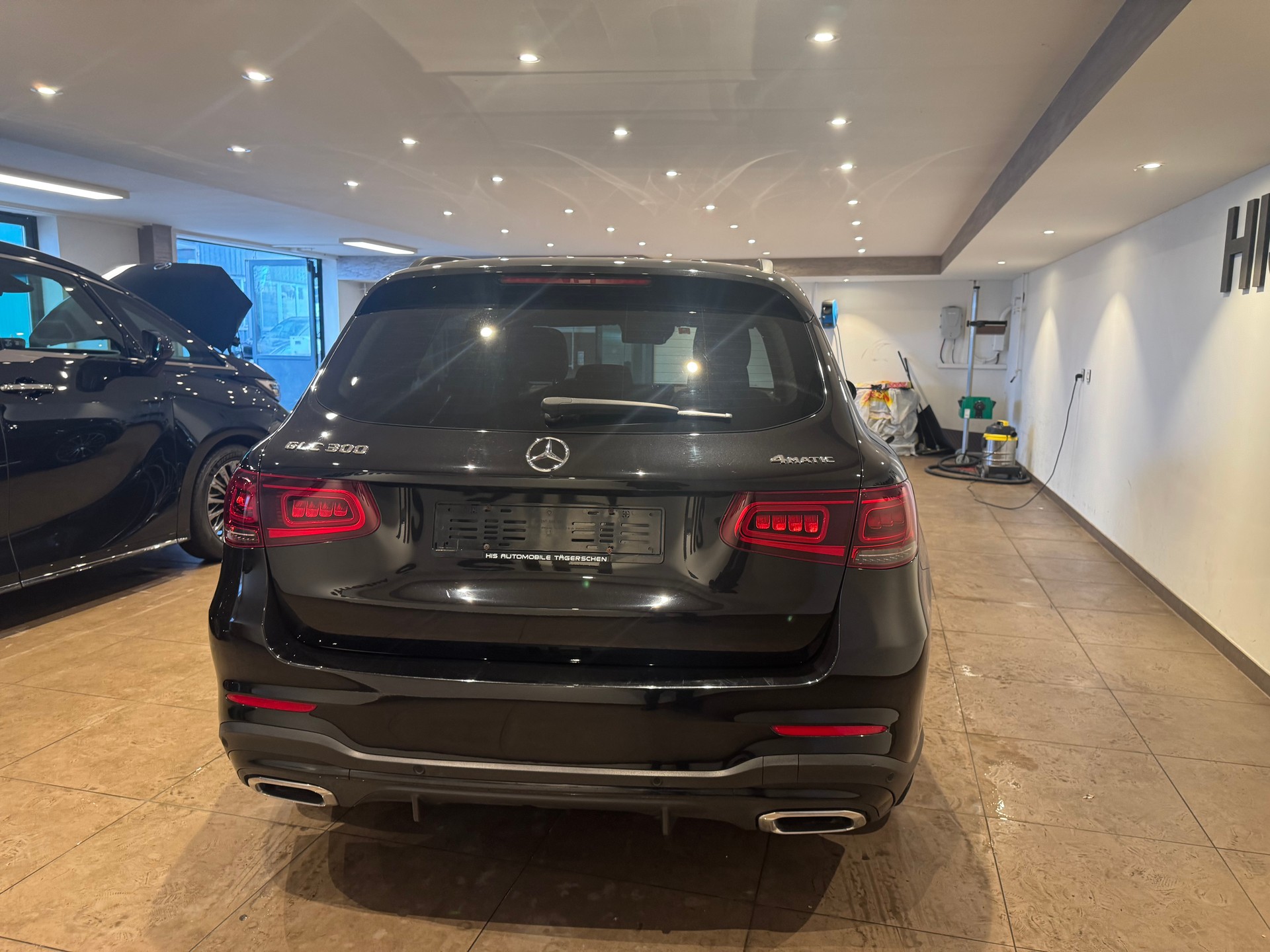 MERCEDES-BENZ GLC 300 AMG Line 4m - 4