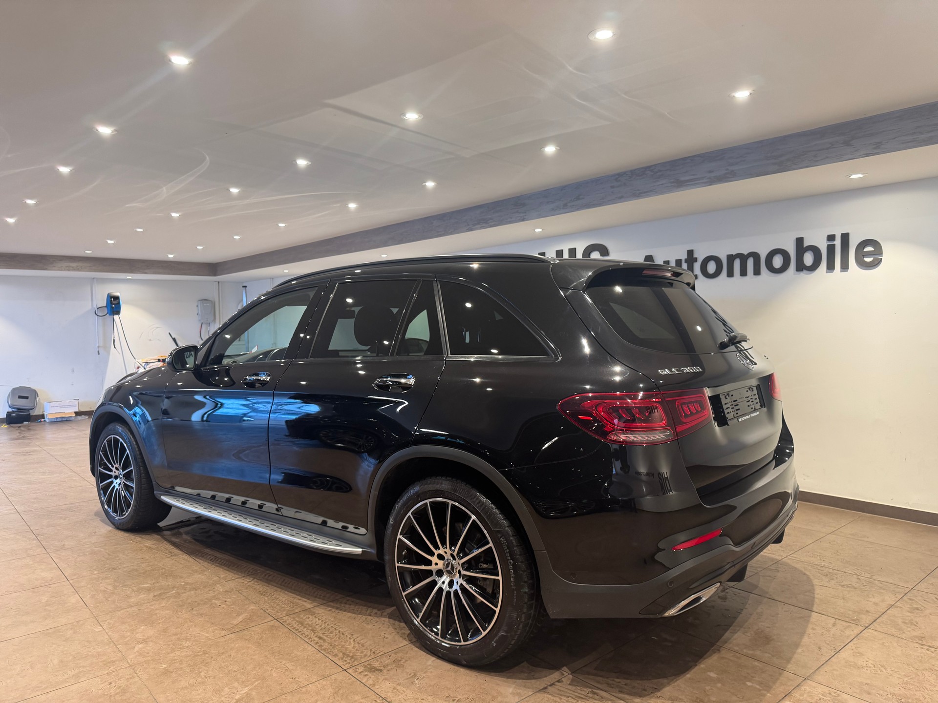 MERCEDES-BENZ GLC 300 AMG Line 4m - 3