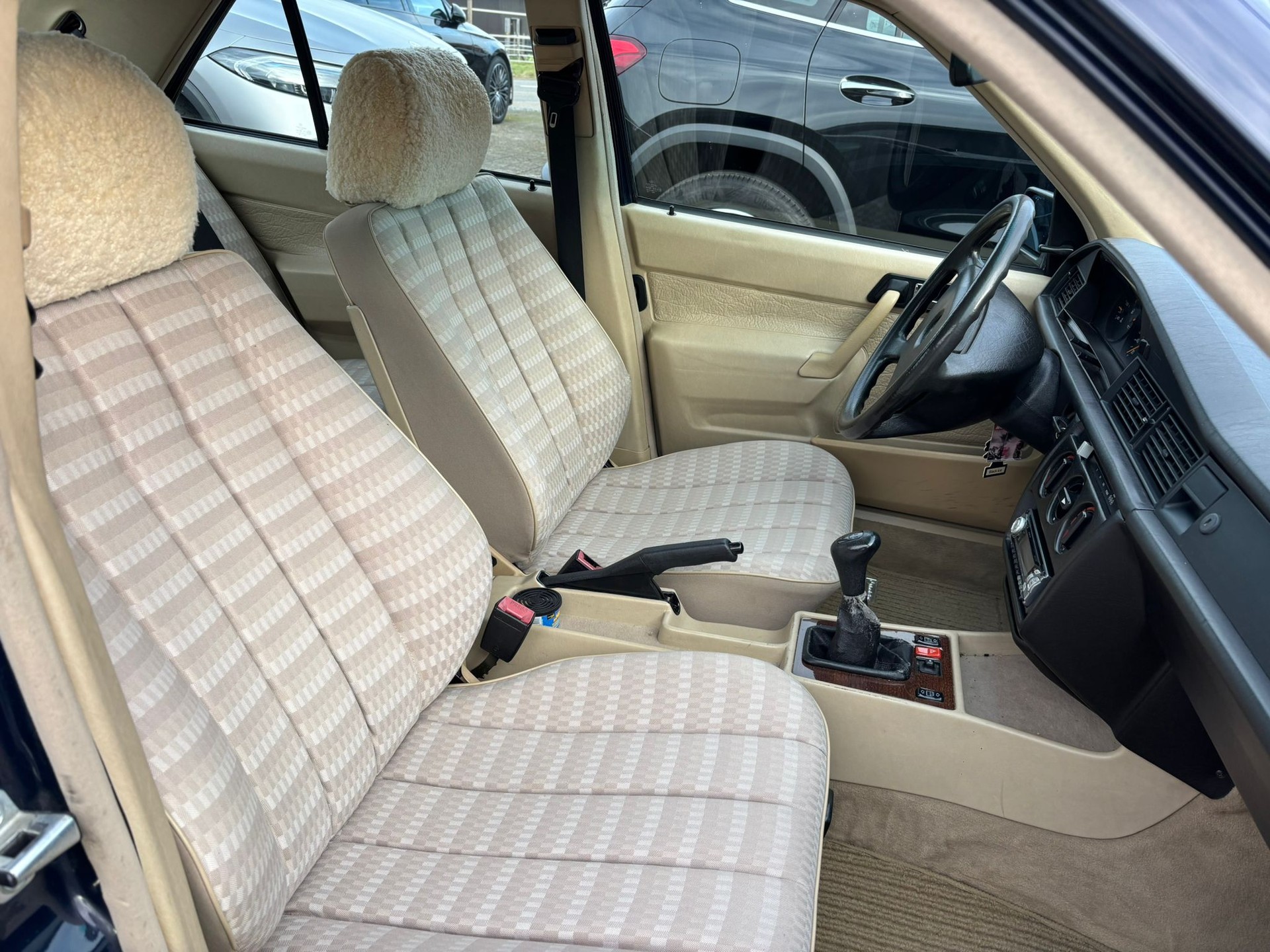 MERCEDES-BENZ 190 E 1.8 - 9