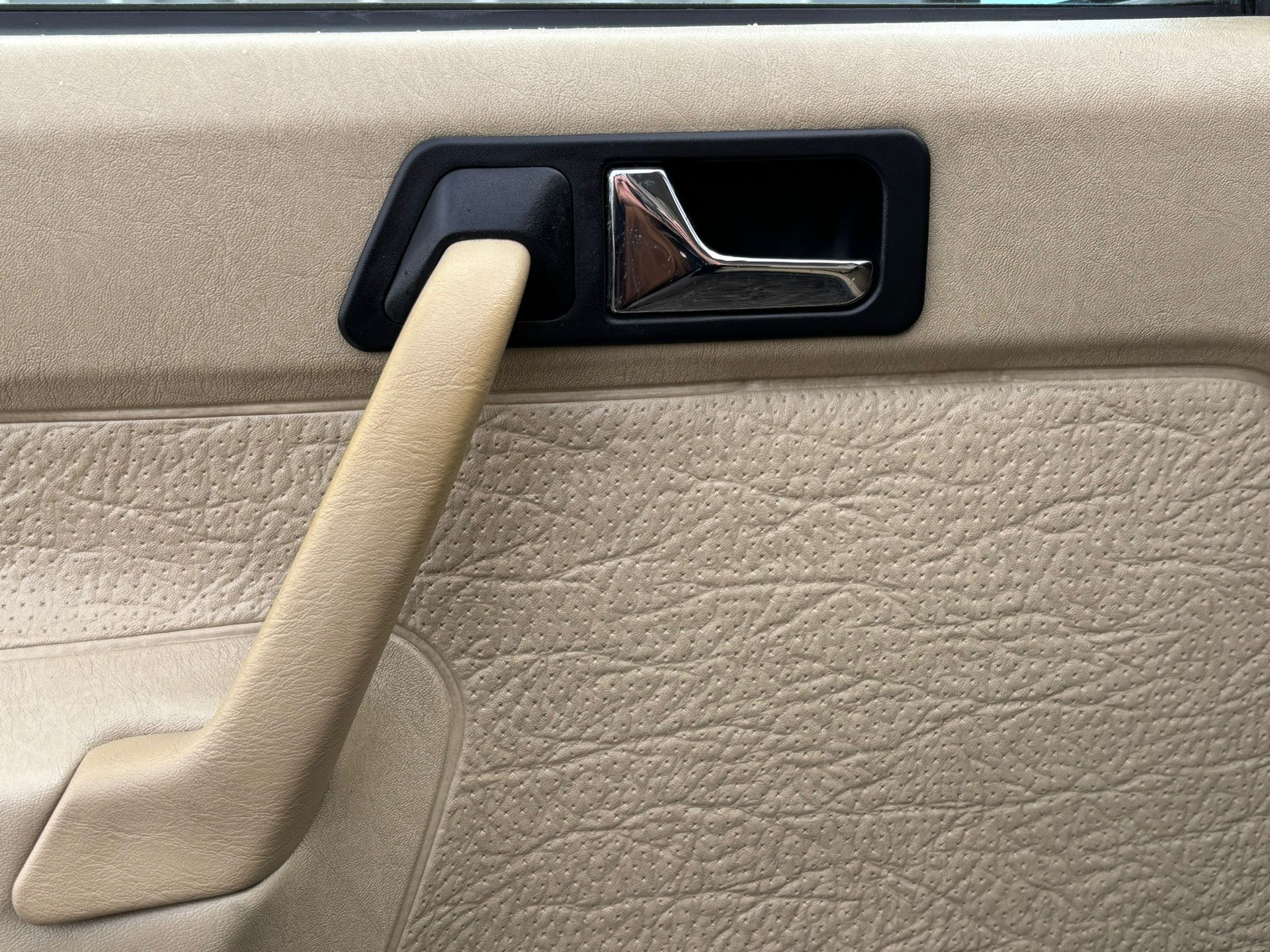 MERCEDES-BENZ 190 E 1.8 - 11