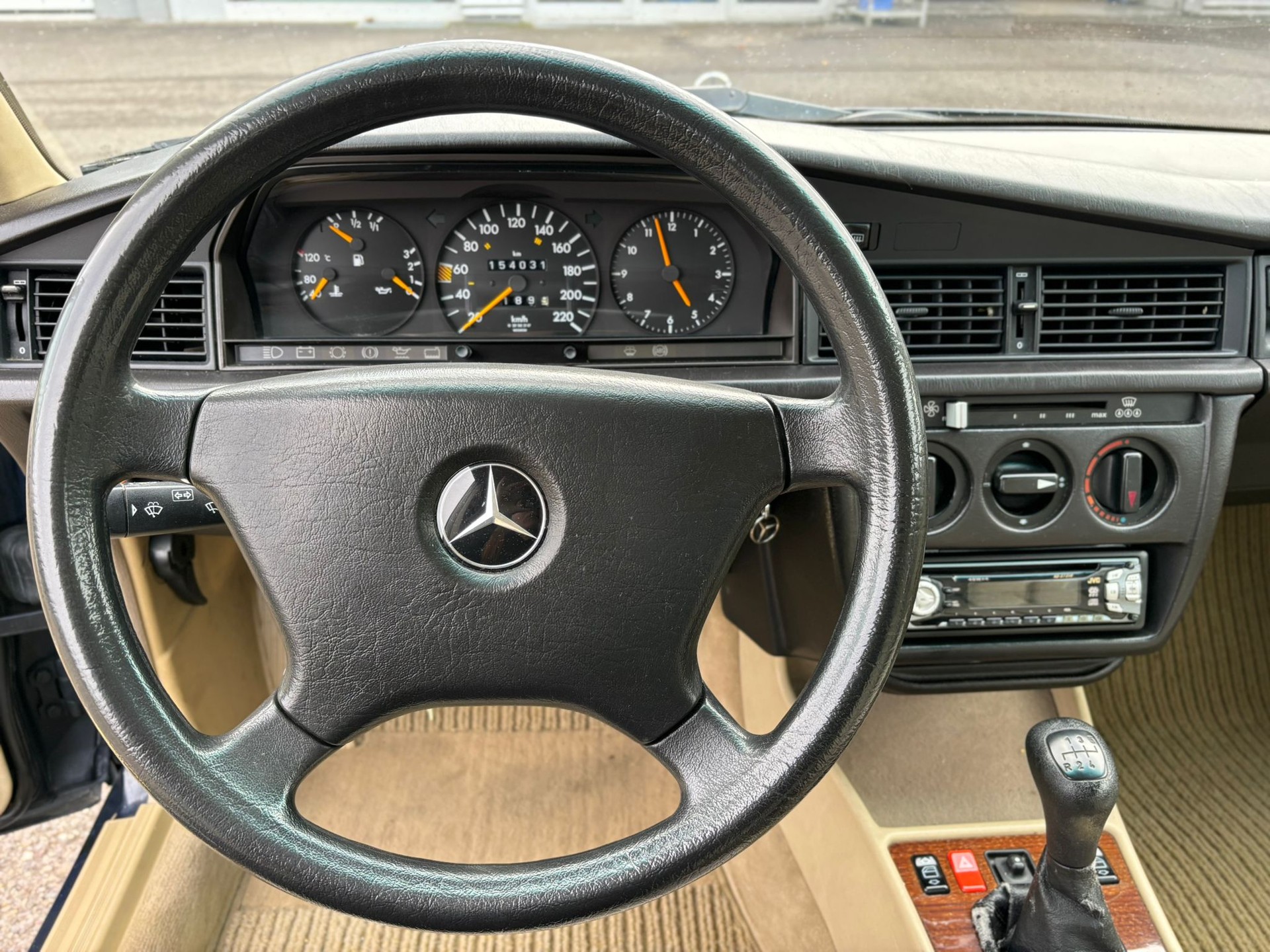 MERCEDES-BENZ 190 E 1.8 - 10