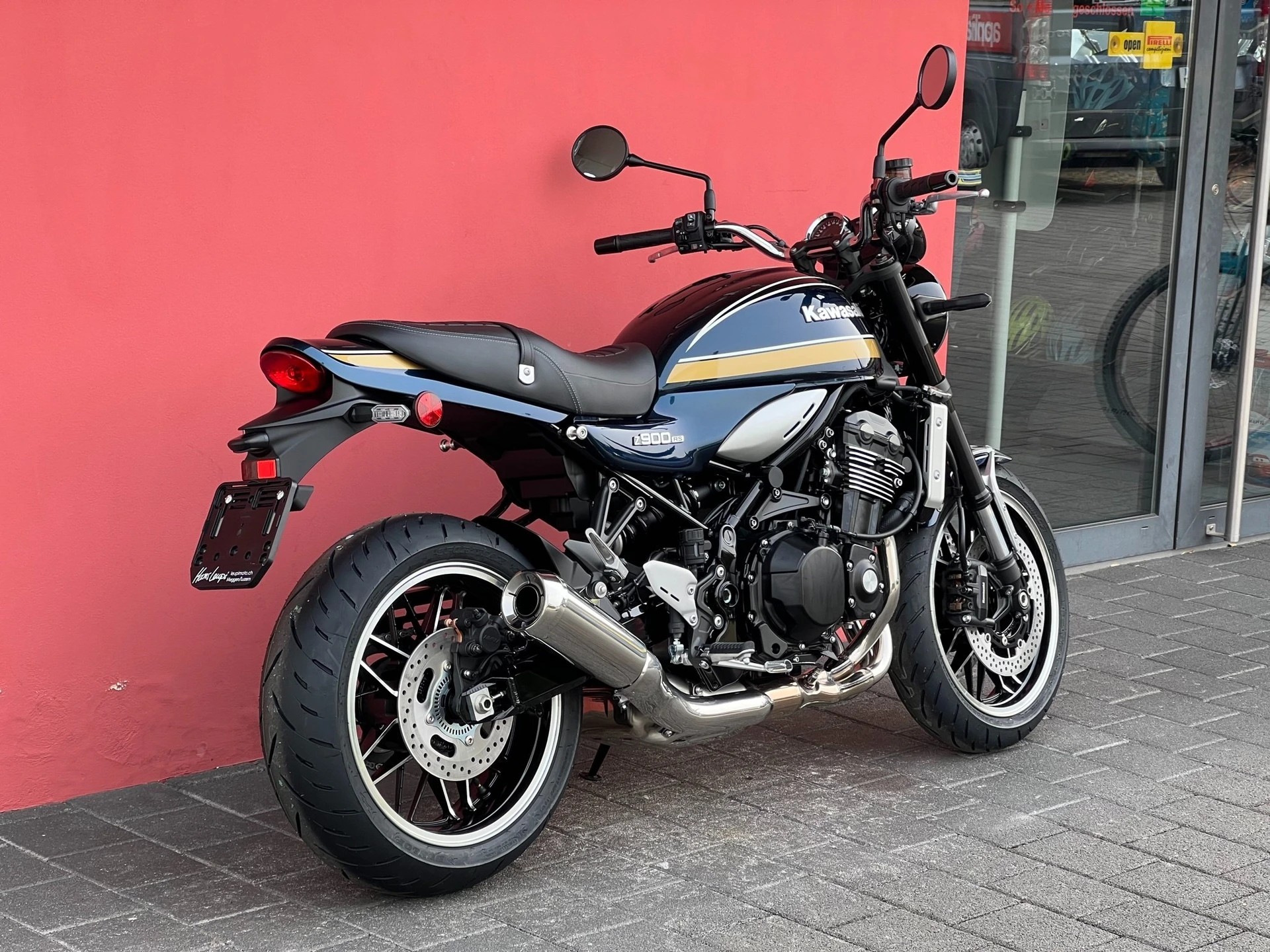 KAWASAKI Z 900 RS - 12