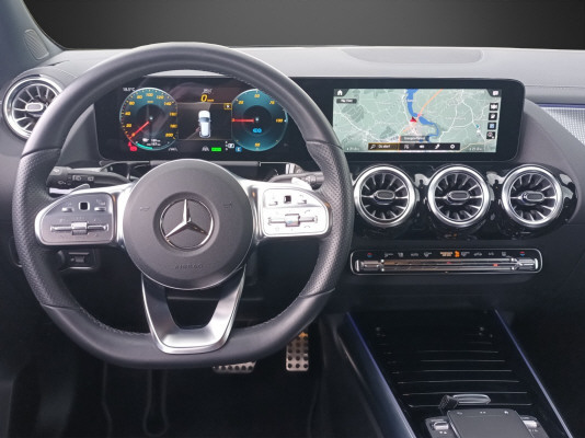 MERCEDES-BENZ EQA 350 AMG Line 4Matic - 9