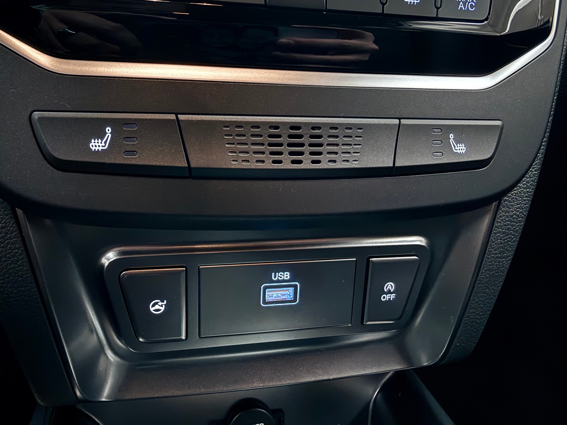 KGM-SsangYong Tivoli 1.5 T GDI Bronze - 12