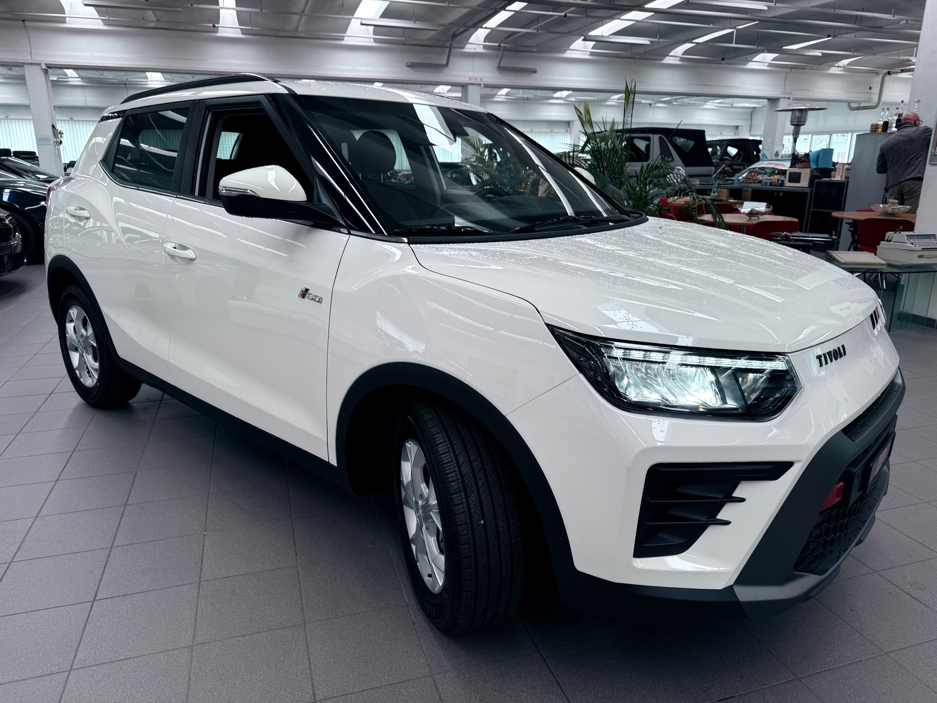 KGM-SsangYong Tivoli 1.5 T GDI Bronze - 2