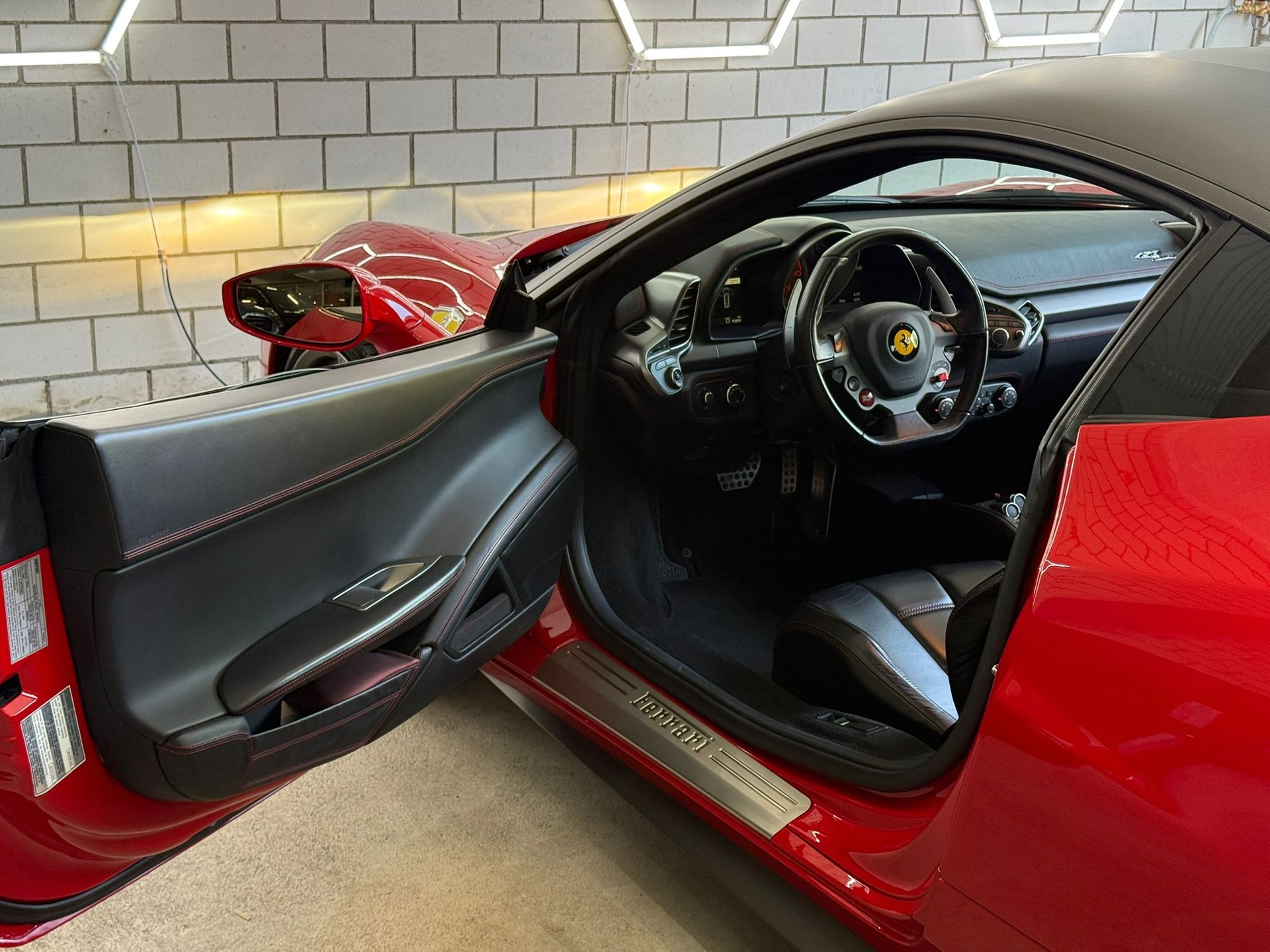 FERRARI 458 Italia 4.5 V8 - 5