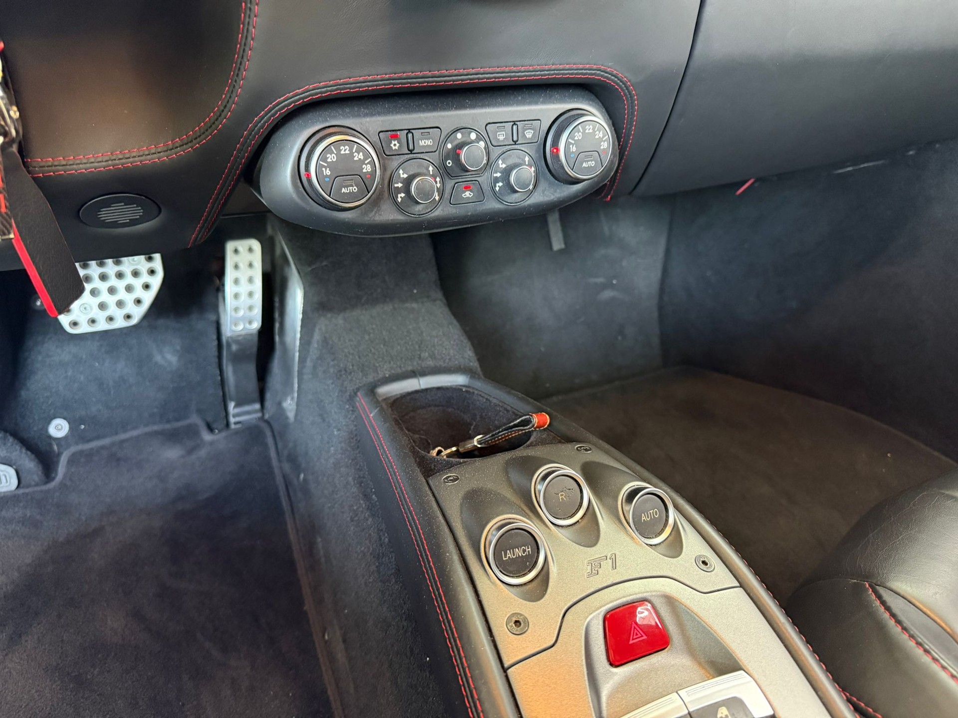 FERRARI 458 Italia 4.5 V8 - 11