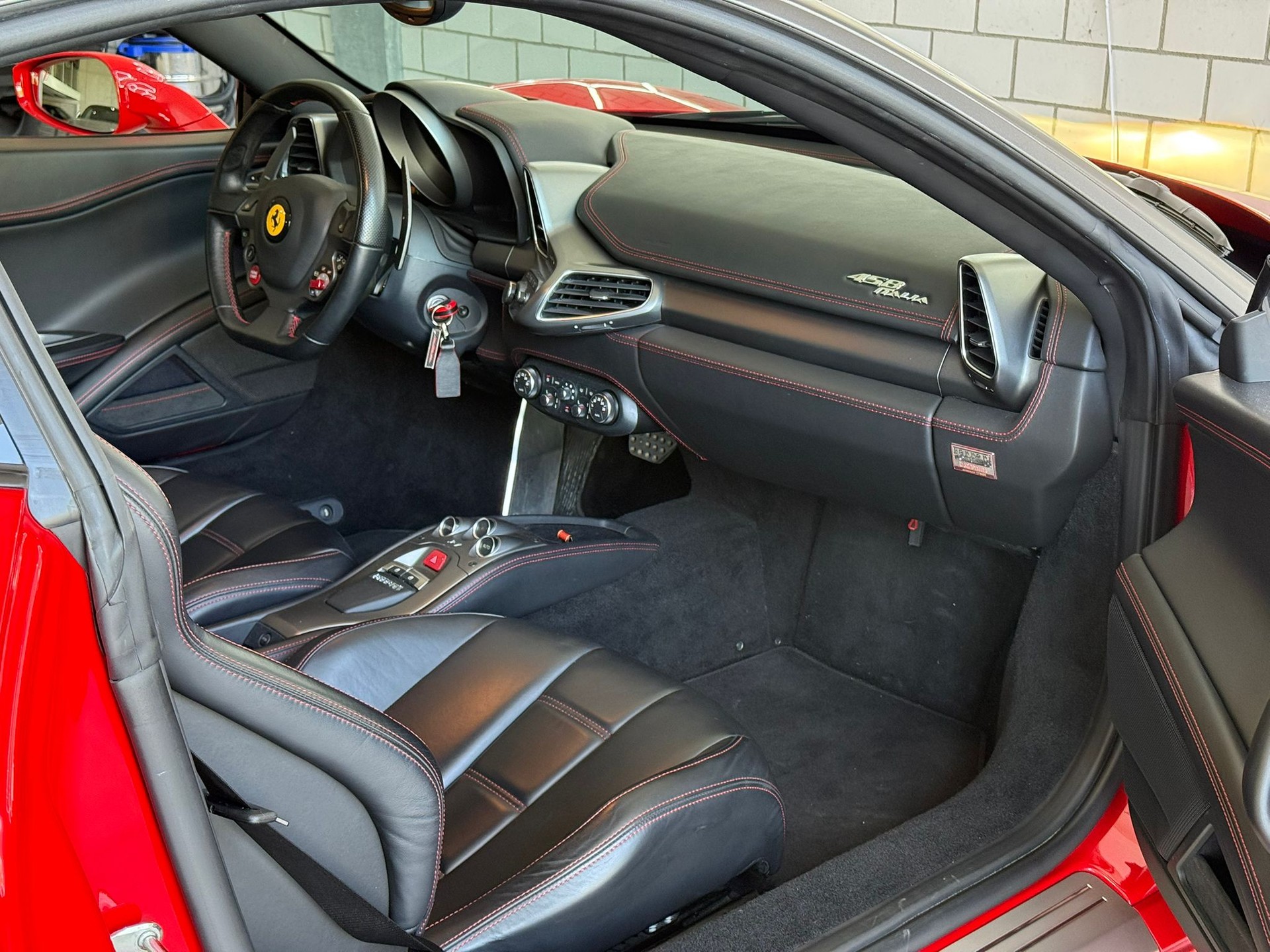 FERRARI 458 Italia 4.5 V8 - 8