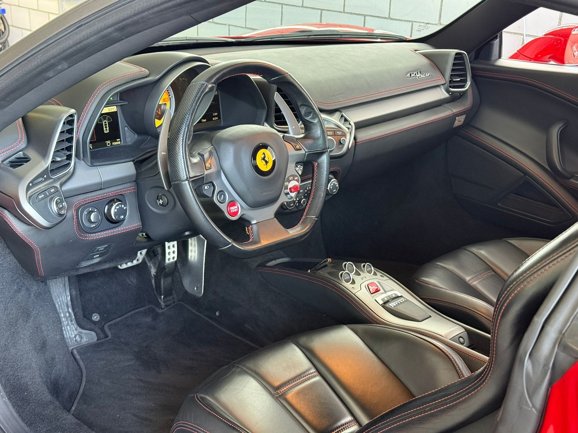 FERRARI 458 Italia 4.5 V8 - 7