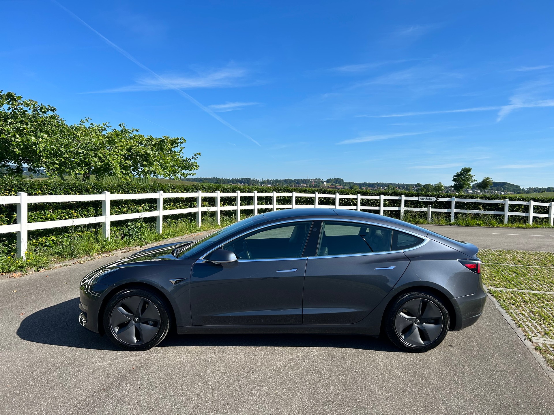 TESLA Model 3 Long Range Dual Motor AWD - 2