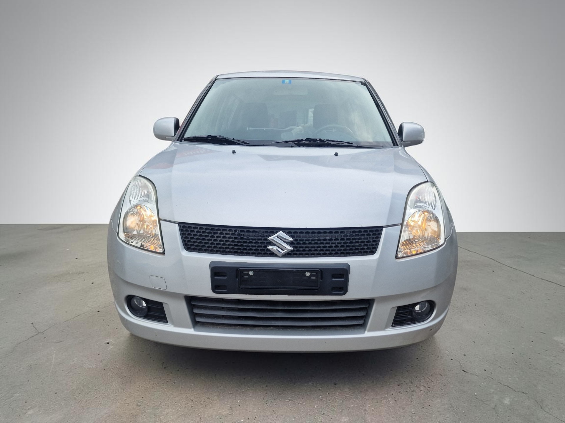 SUZUKI Swift 1.3i 16V GL Top 4x4 12Mt Gara MFK Neu 8Rad - 3