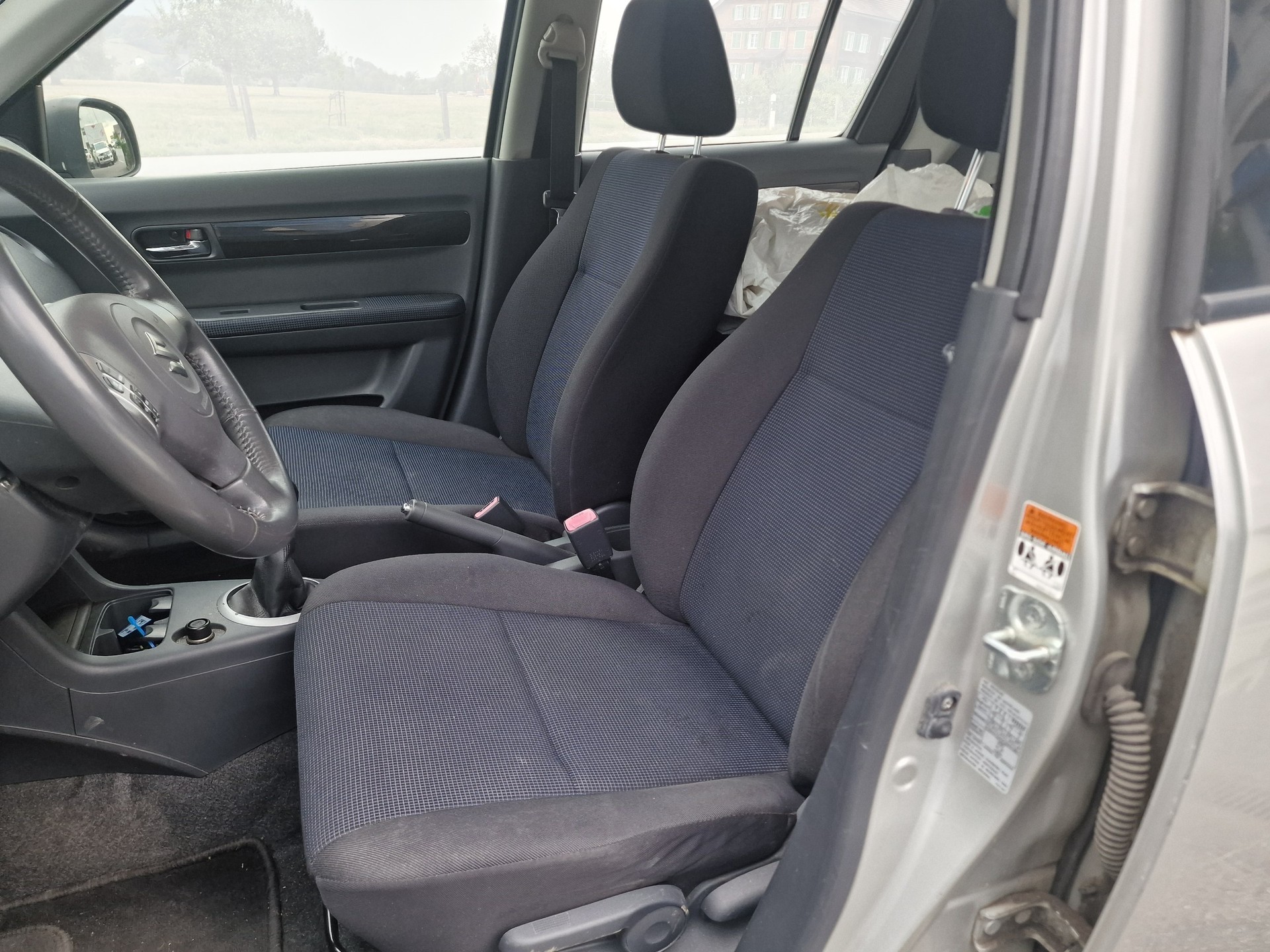 SUZUKI Swift 1.3i 16V GL Top 4x4 12Mt Gara MFK Neu 8Rad - 10