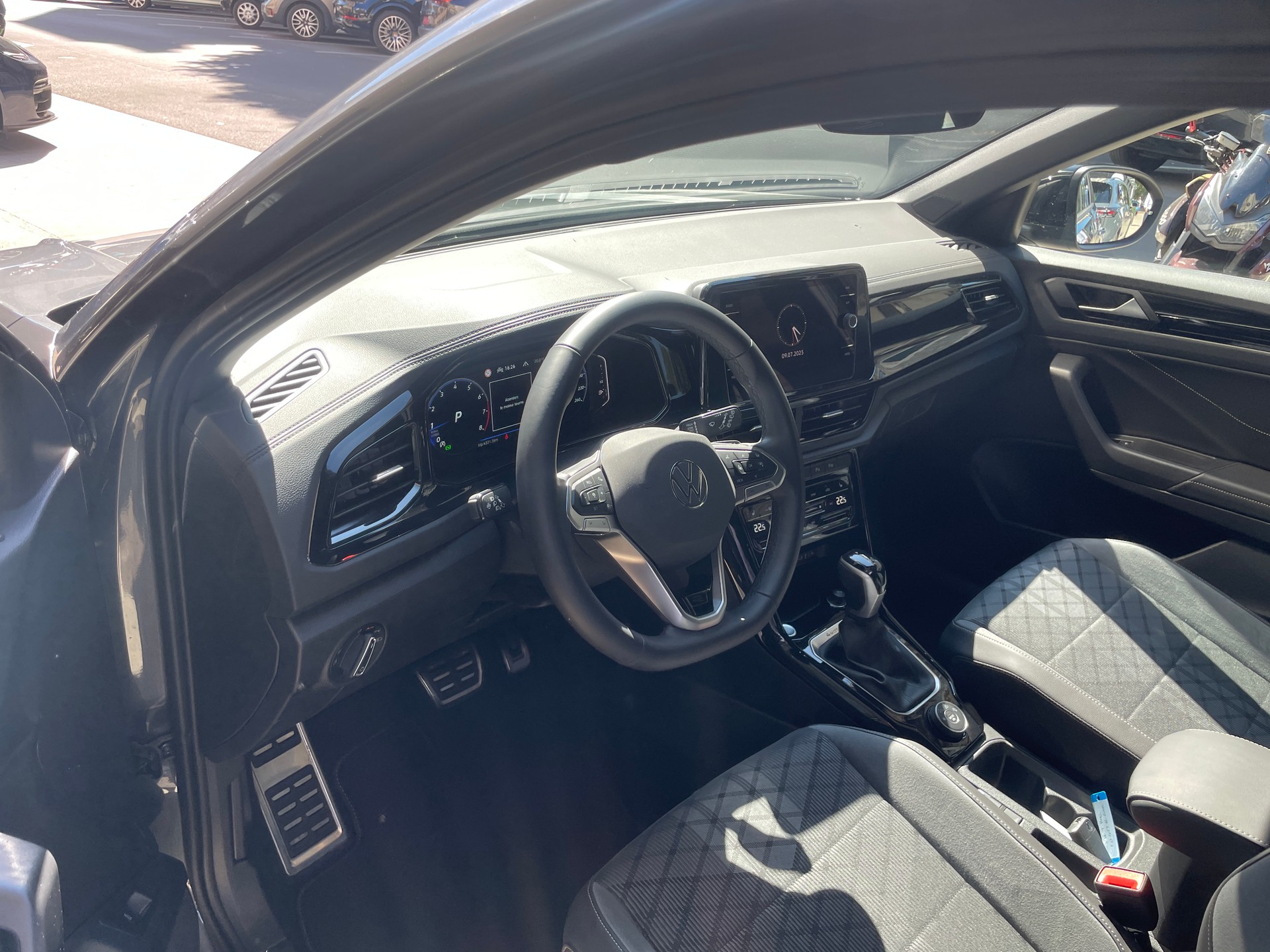 VW T-Roc 2.0 TSI R-Line DSG 4Motion - 8
