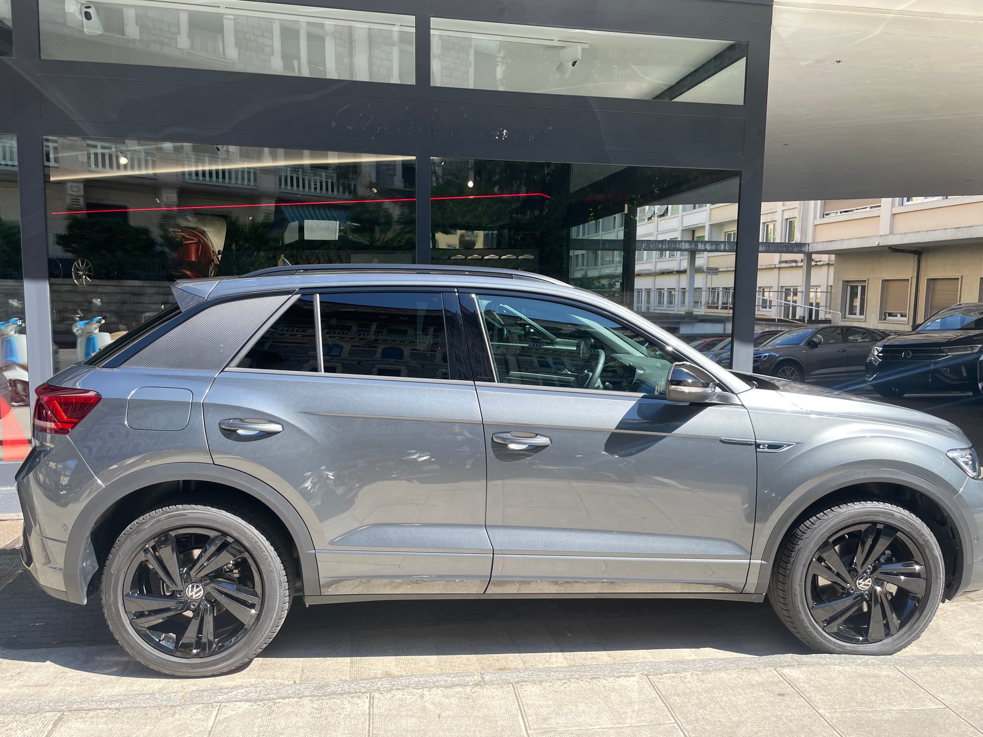VW T-Roc 2.0 TSI R-Line DSG 4Motion - 3
