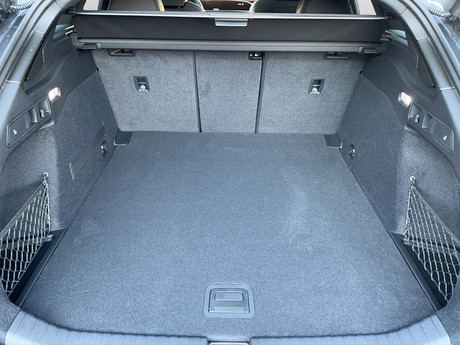 AUDI S6 Avant e-tron quattro - 12