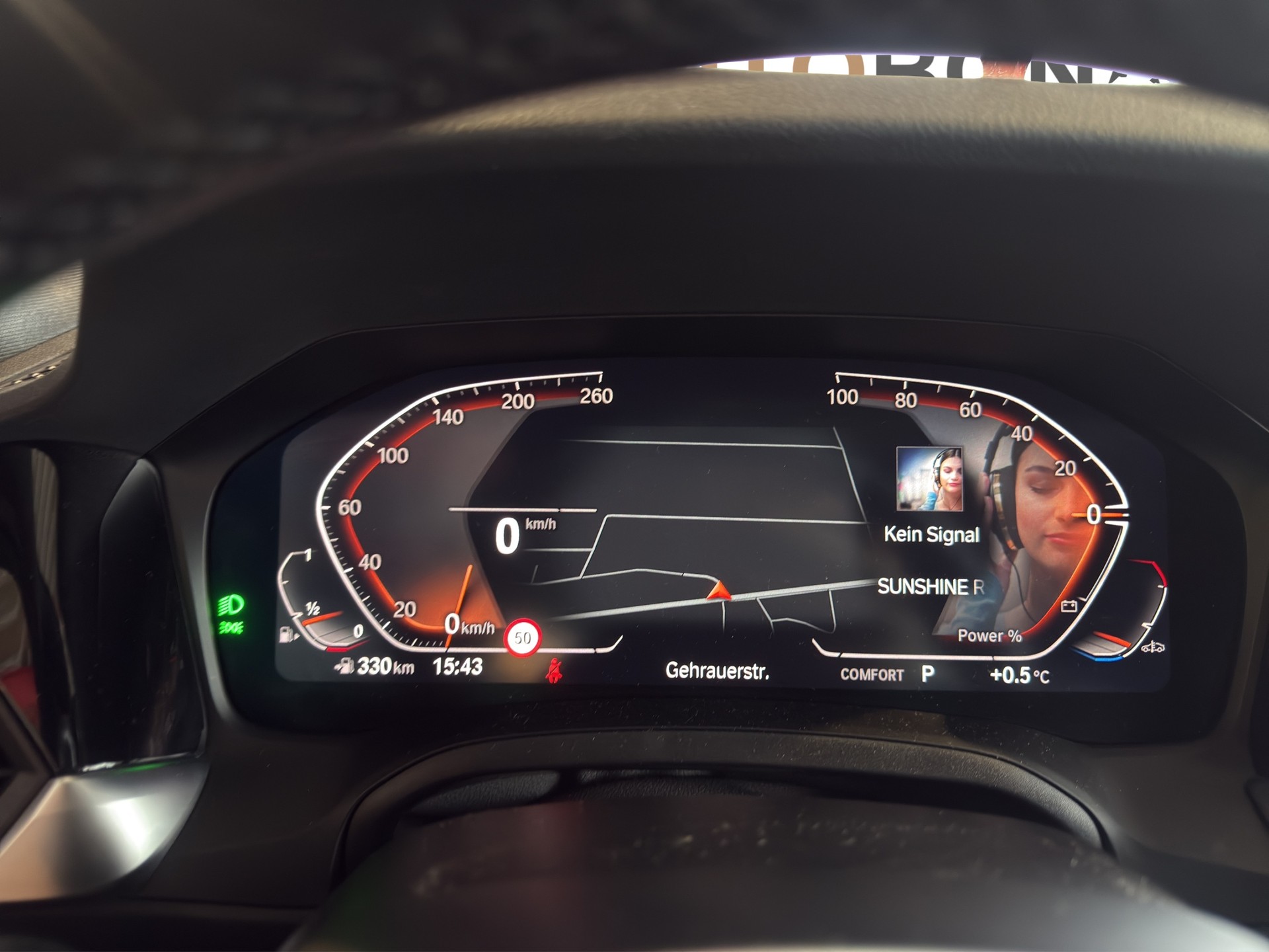 BMW 330i xDrive SAG Touring - 12