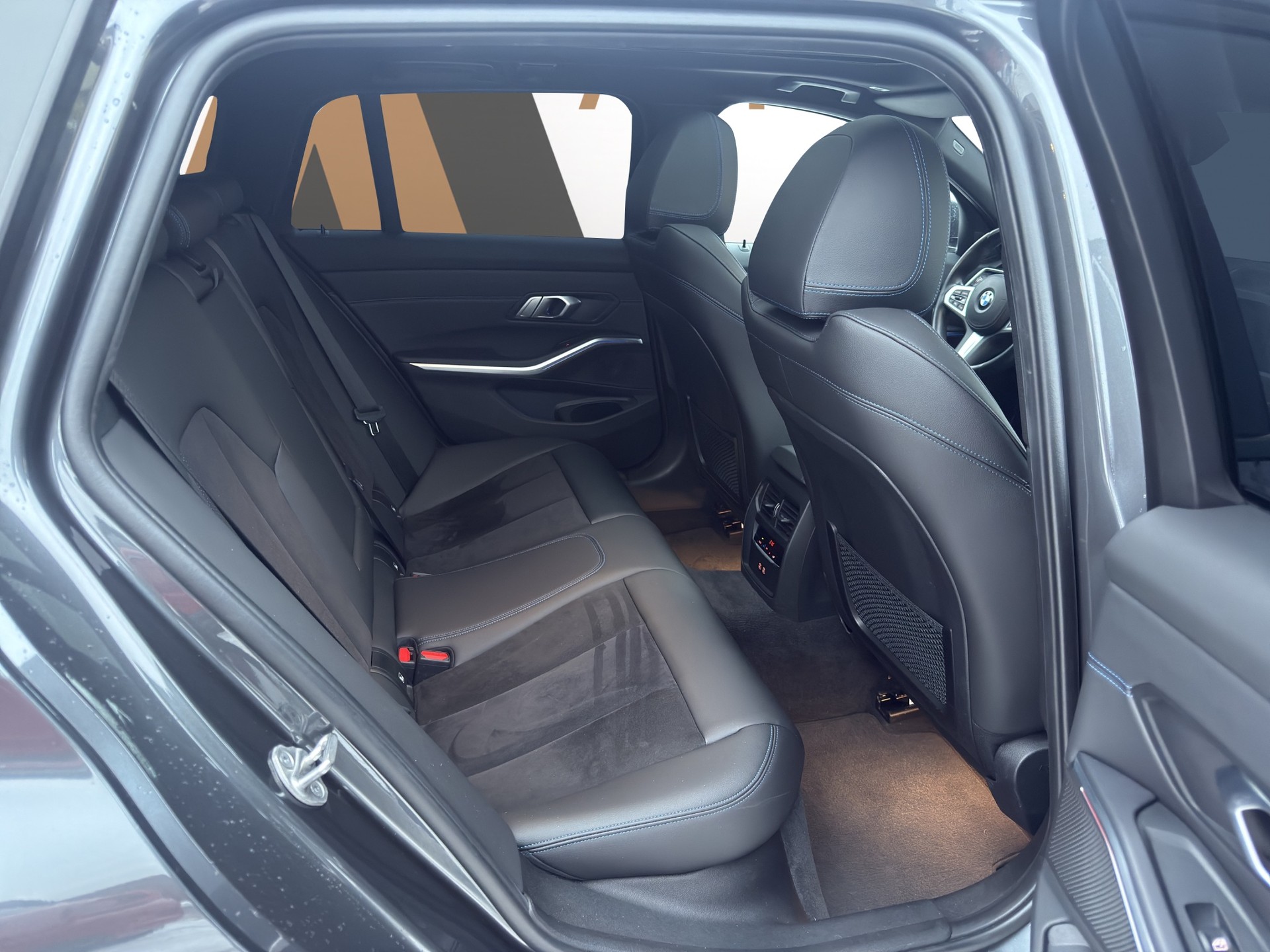 BMW 330i xDrive SAG Touring - 13