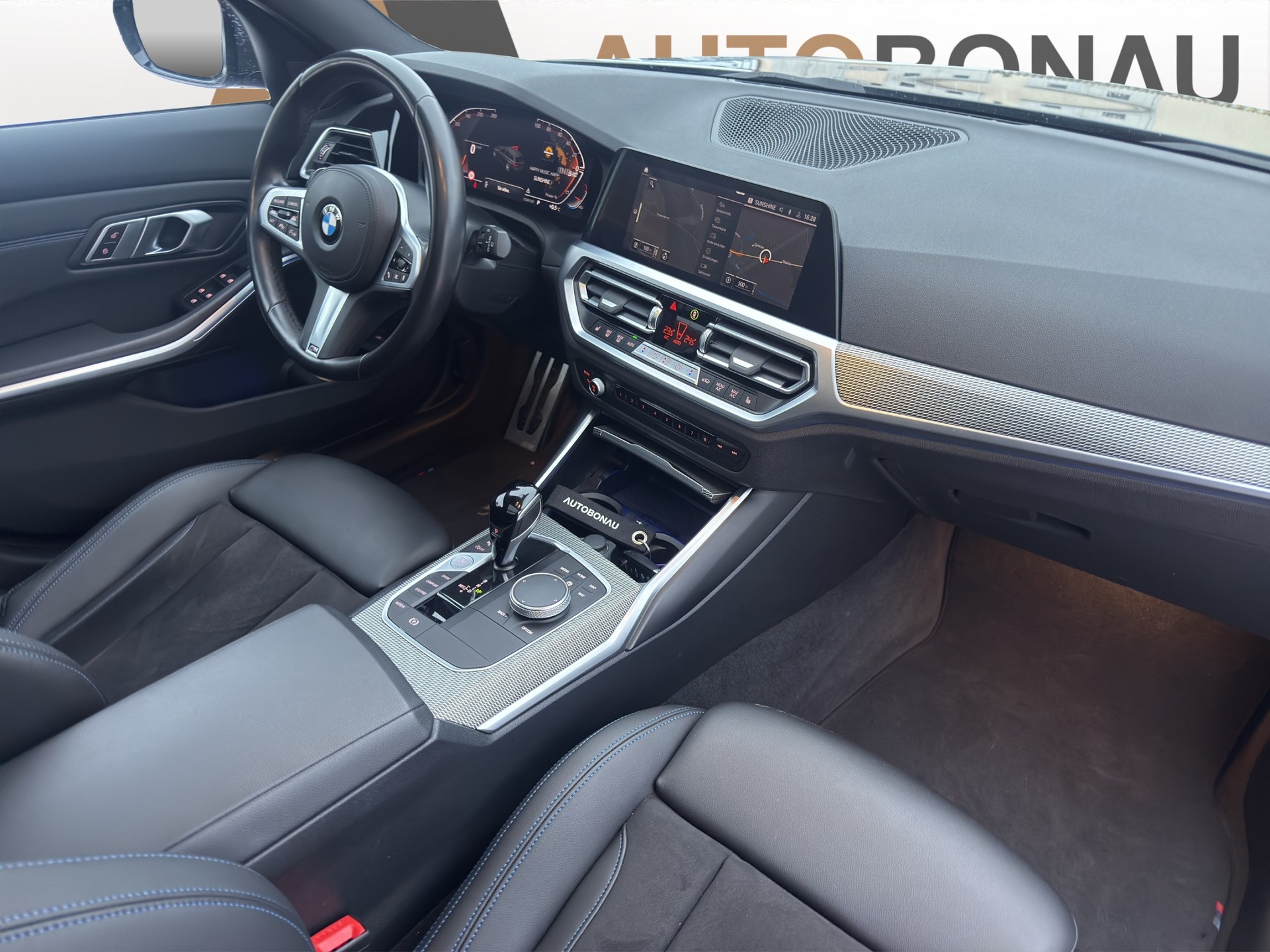 BMW 330i xDrive SAG Touring - 11