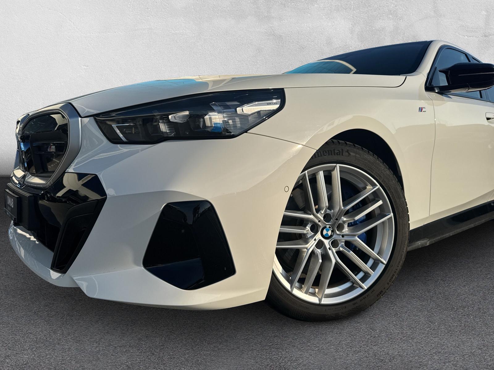 BMW i5 M60 xDrive 📍 ** Action de leasing à 1.9% ** - 9