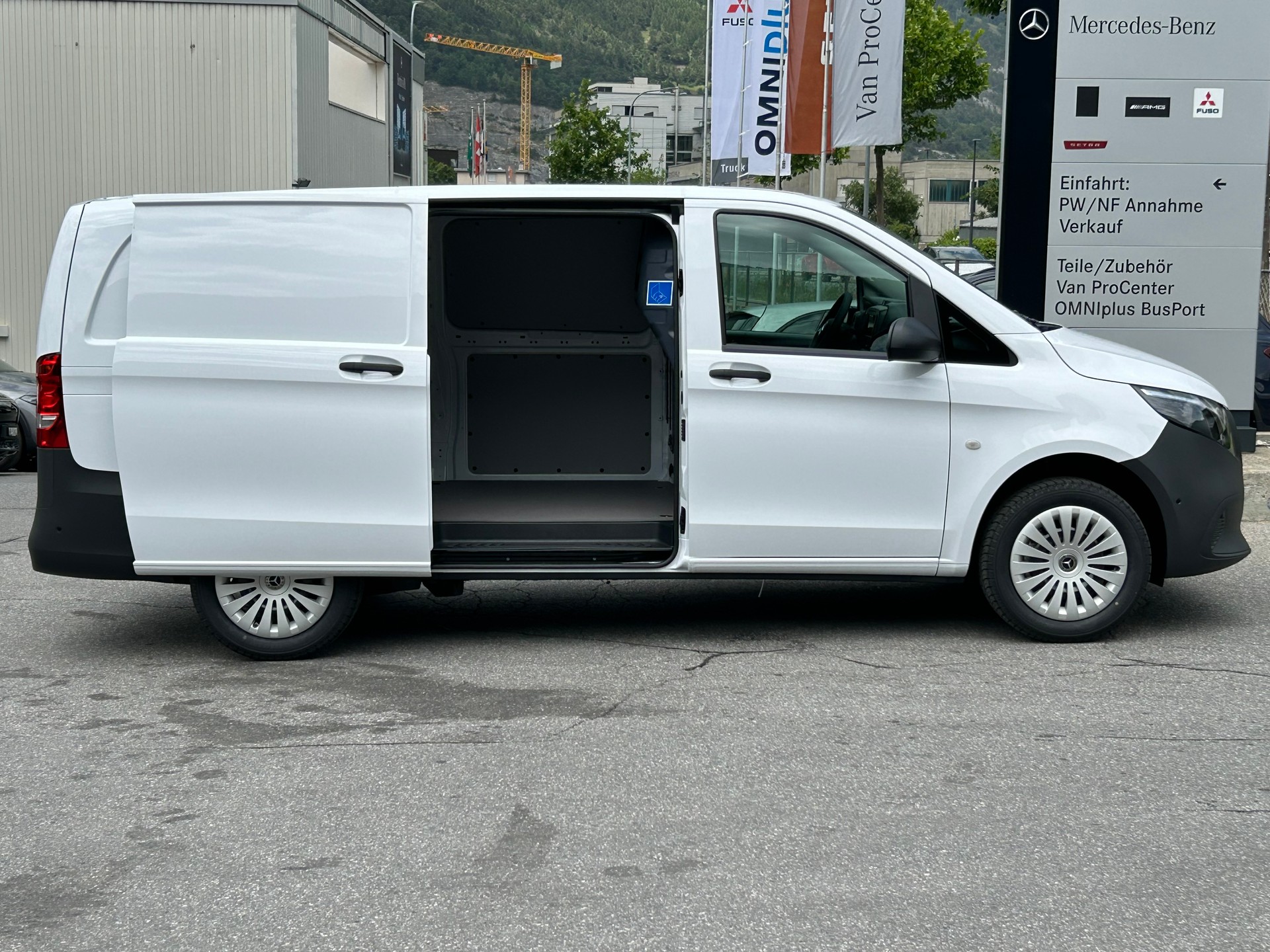 MERCEDES-BENZ Vito 114 CDI Kasten Worker Lang 4Matic - 11