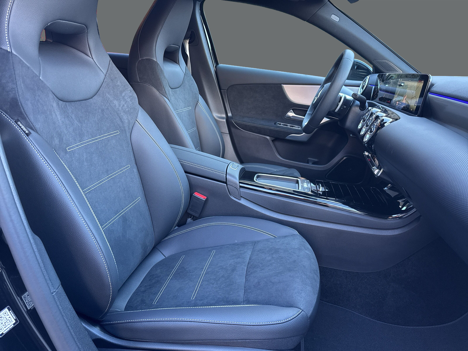 MERCEDES-BENZ A 220 4Matic 8G-DCT - 18