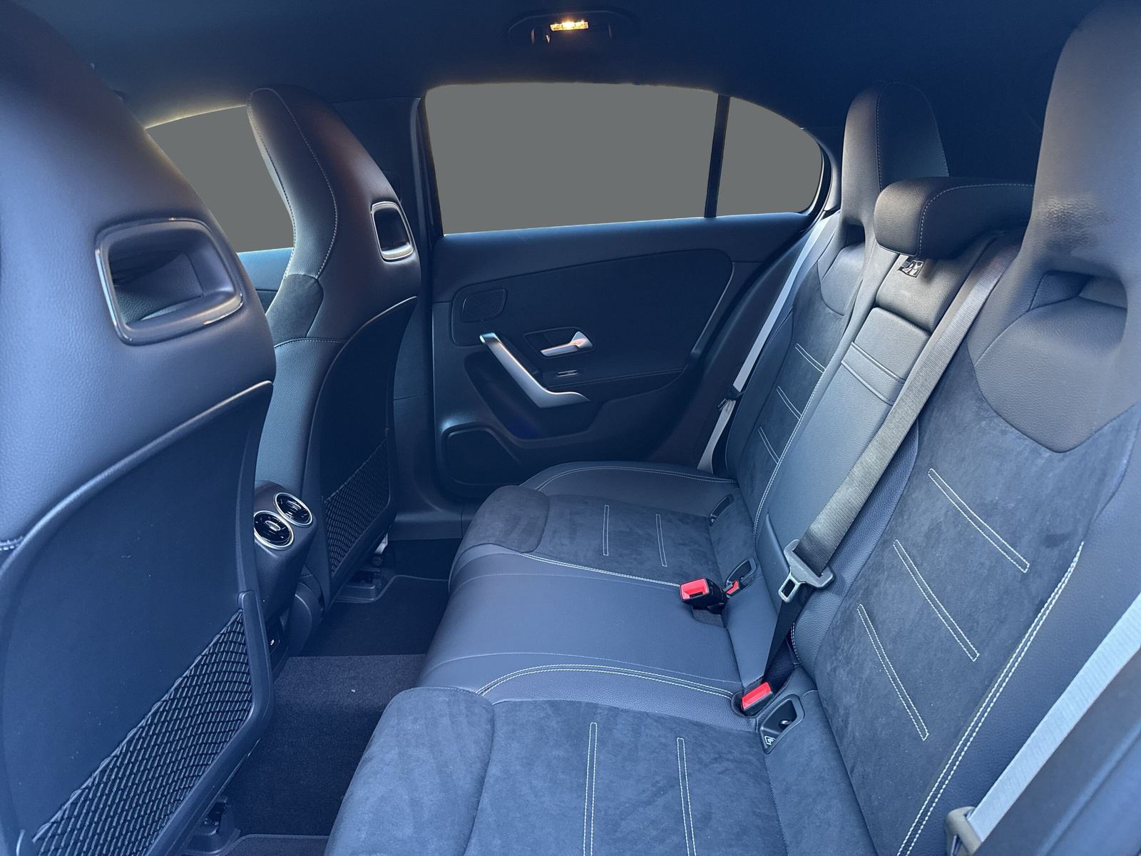 MERCEDES-BENZ A 220 4Matic 8G-DCT - 14