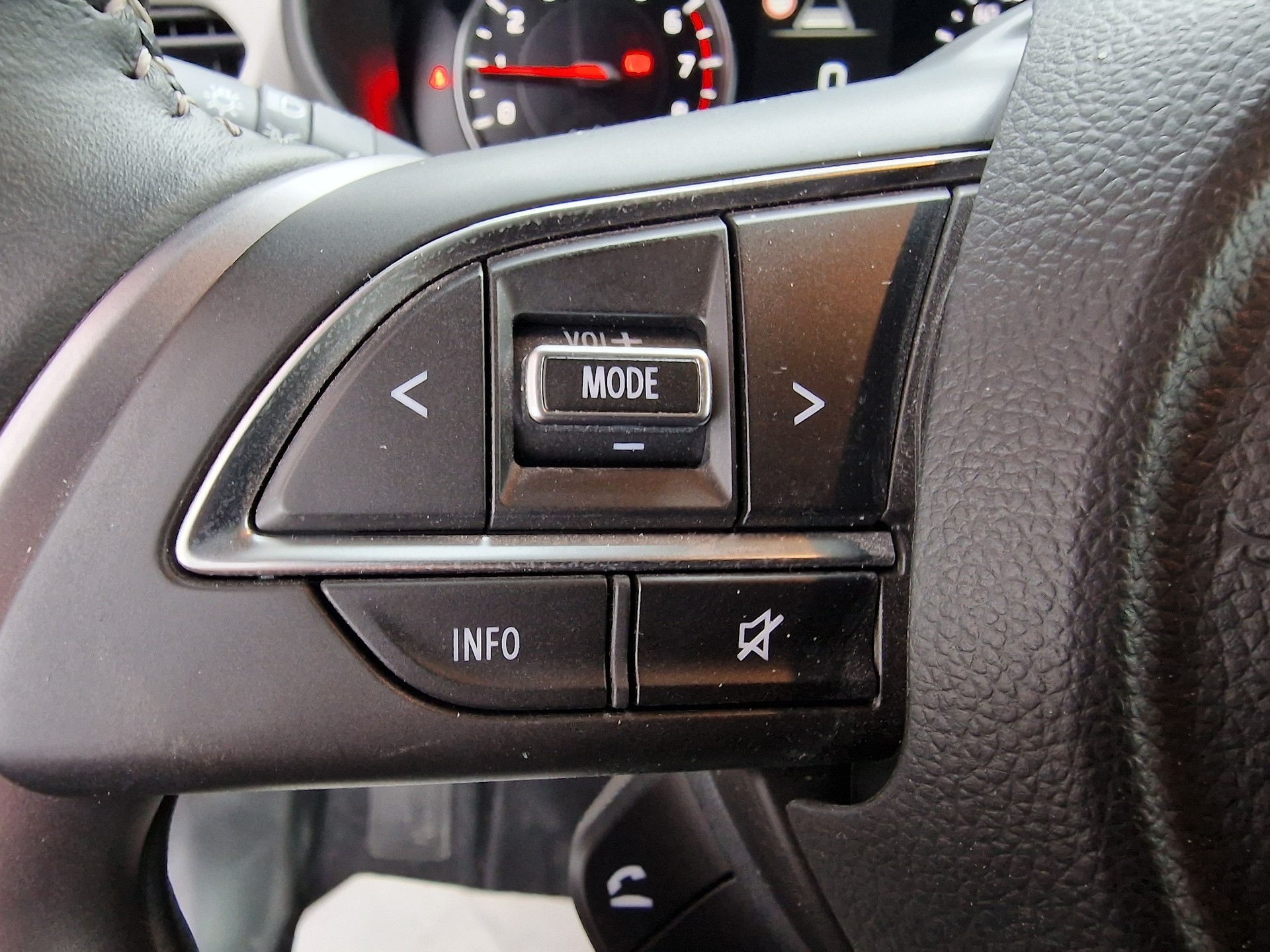 SUZUKI Swift 1.2 Compact Top Hybrid 4x4 36Mt Garantie - 13