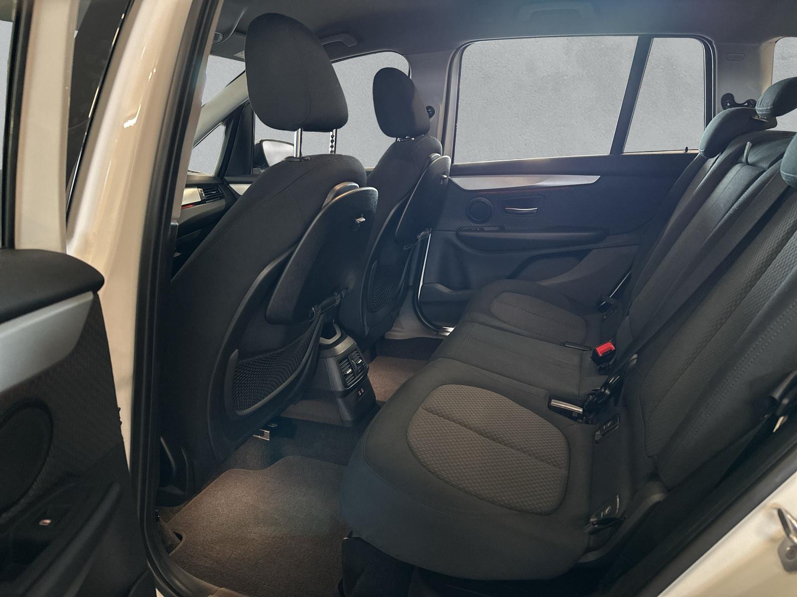 BMW 218d xDrive Gran Tourer (CH) AHK 1.6T (7 Places) - 12