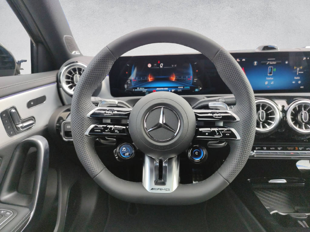 MERCEDES-BENZ A 35 AMG 4Matic - 12