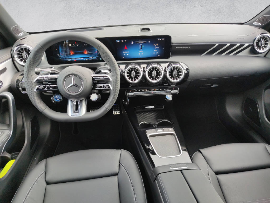 MERCEDES-BENZ A 35 AMG 4Matic - 14