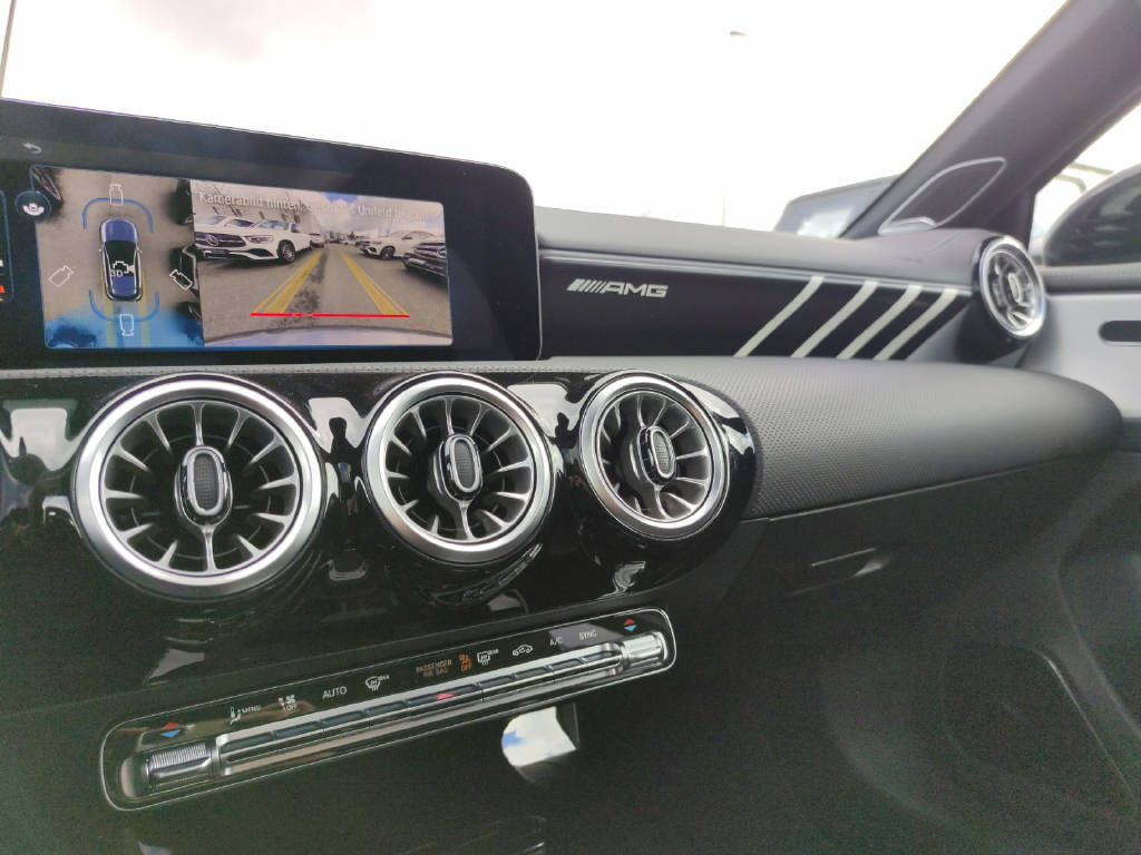 MERCEDES-BENZ A 35 AMG 4Matic - 6