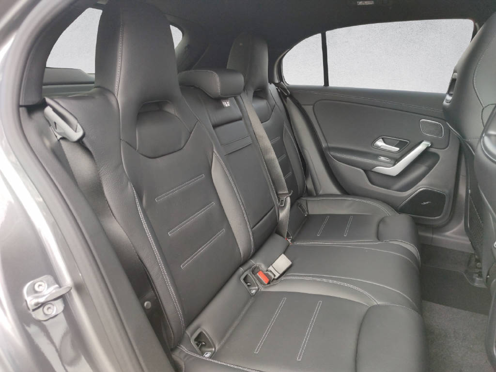 MERCEDES-BENZ A 35 AMG 4Matic - 13