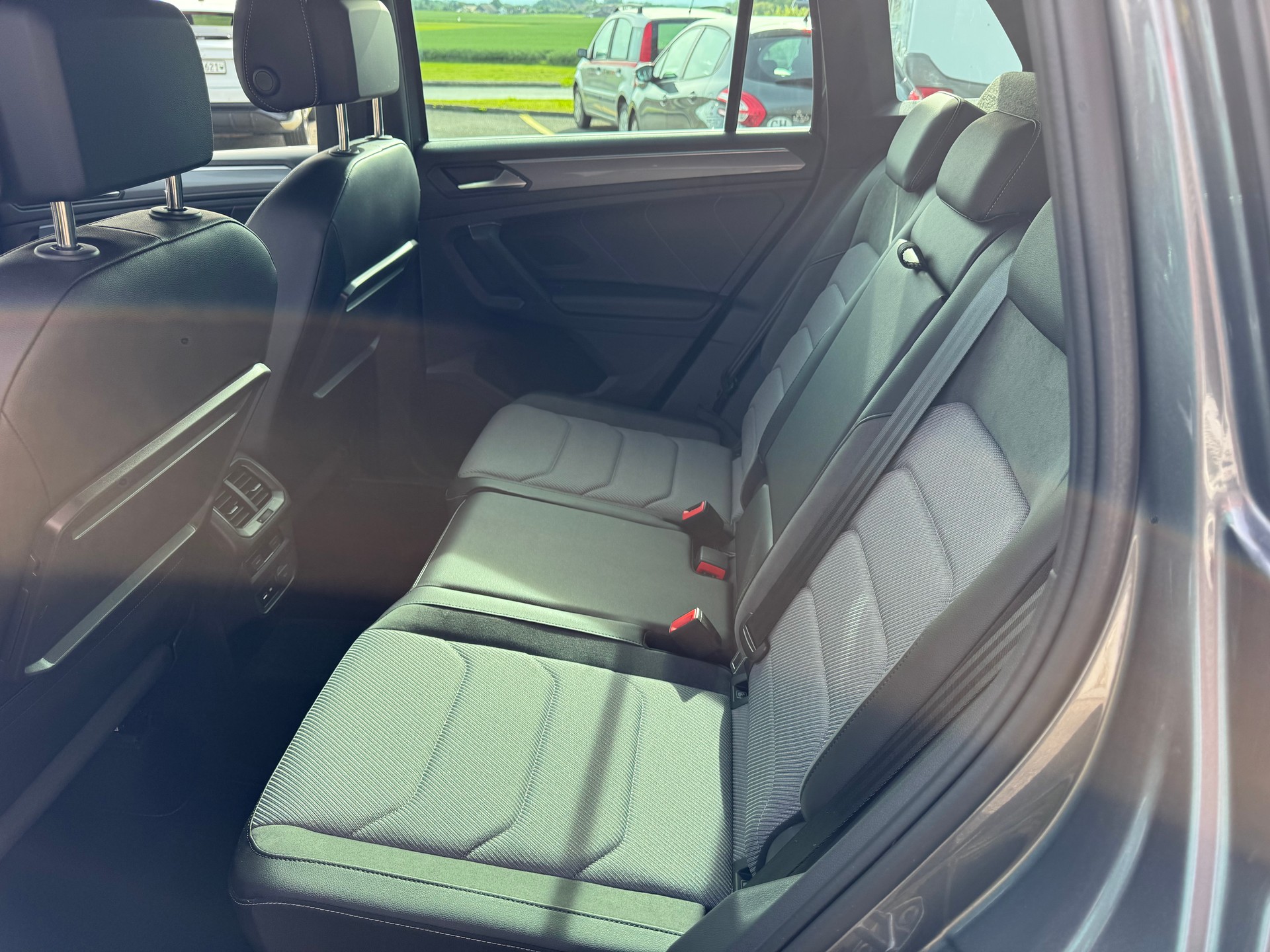 VW Tiguan 2.0TSI R-Line 4Motion DSG - 8