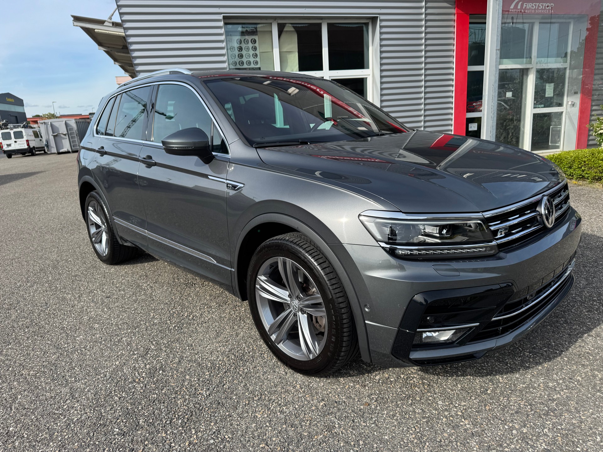 VW Tiguan 2.0TSI R-Line 4Motion DSG - 2