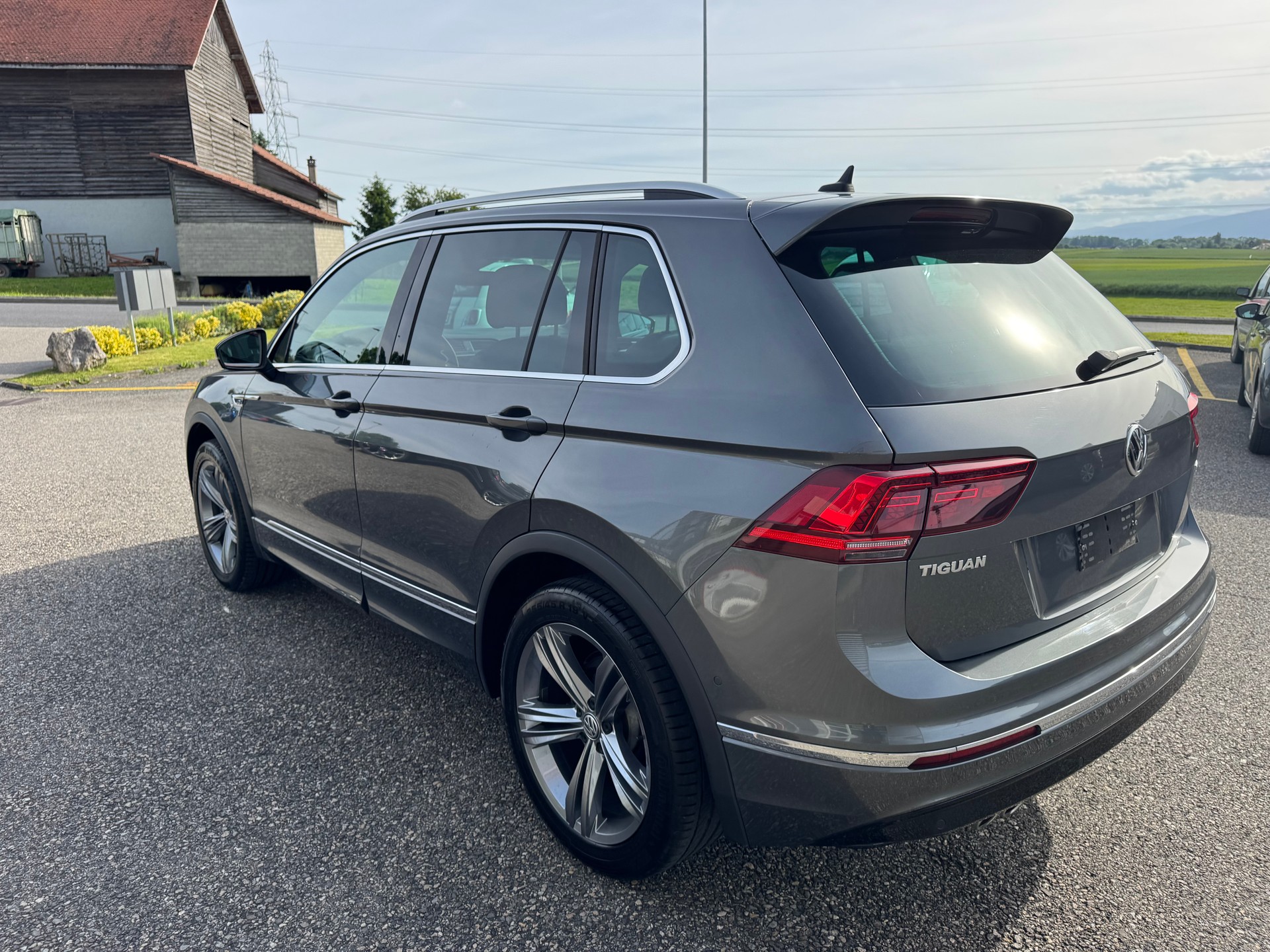 VW Tiguan 2.0TSI R-Line 4Motion DSG - 4